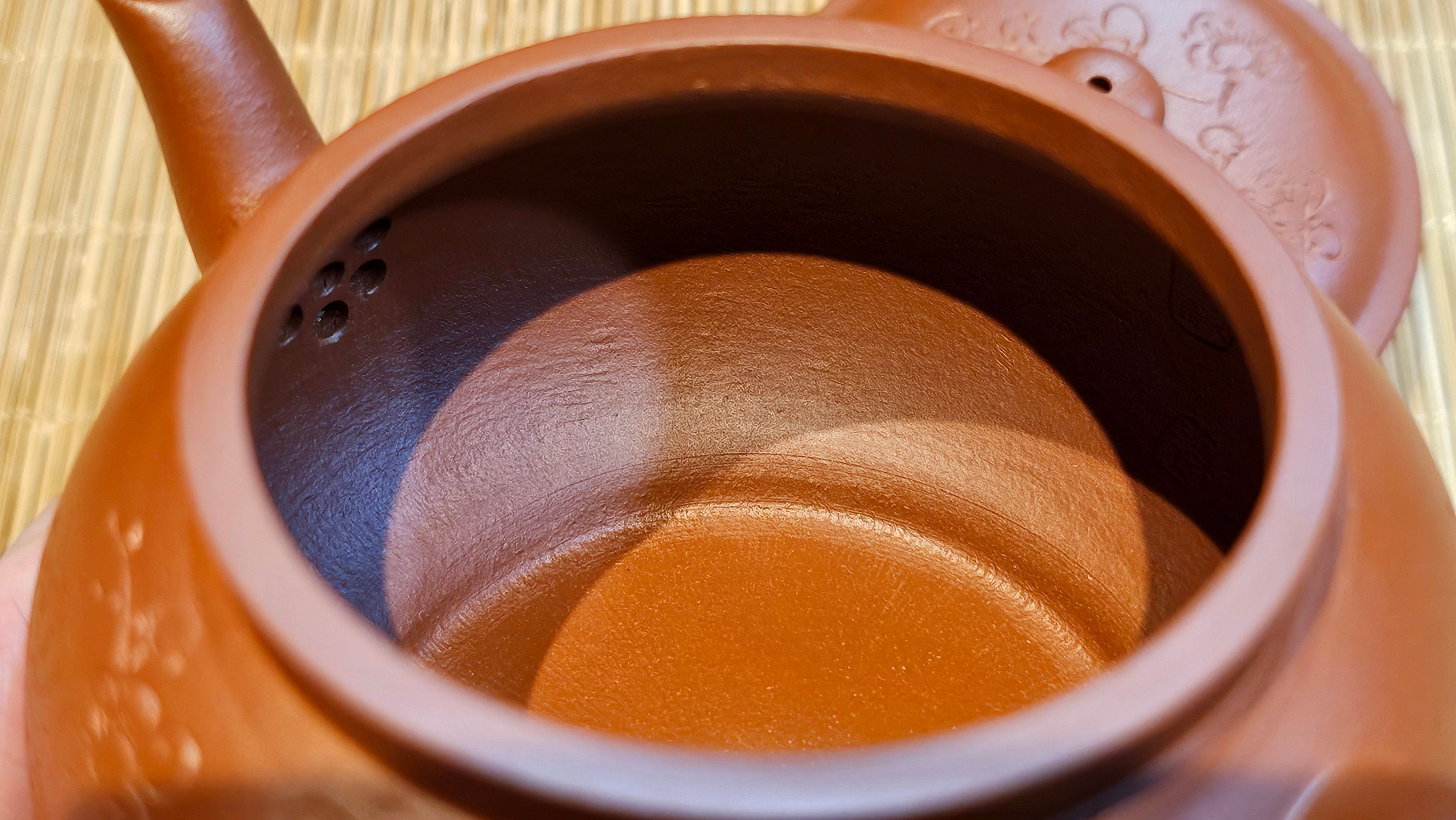 Qing Shi Gong Deng《清式宫灯》, 142.1ml, Xiao Hong Ni 小红泥, by our Craftsman Zhang Huan 张欢, Engraving by Craftsman Pe'eng Pe'eng 芃芃 ~ Congratulations to!Mr J.S., 1314hrs 18th July 2025, Chicago, IL!