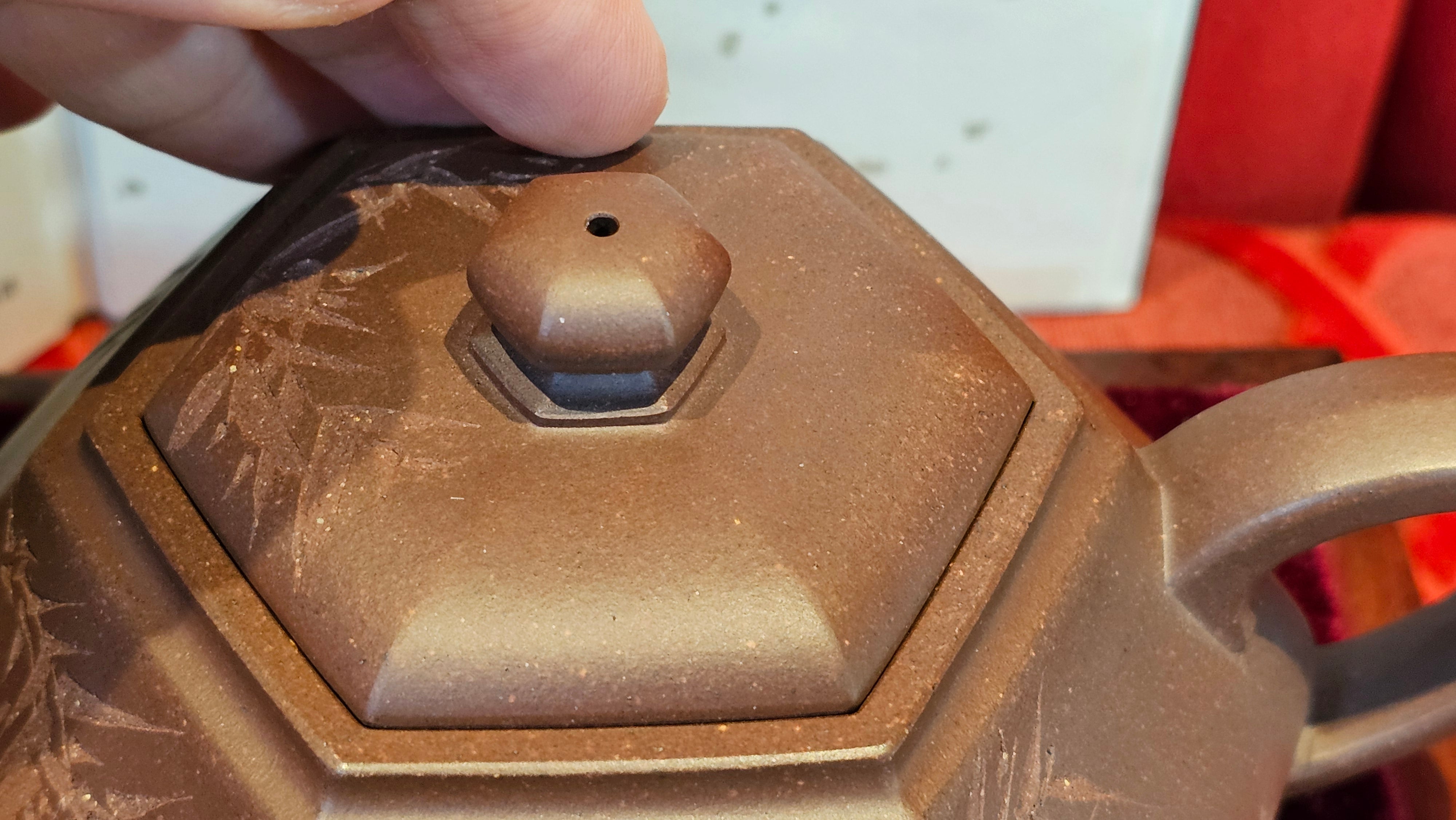 《六方半月》"Liu Fang Ban Yue", 289.3ml, "品茗却在香醇外，此是人生一味禅" and Bamboo engraving, Di Cao Qing Zi Ni 底槽青紫泥, by L2A Senior Consummate Artist Yuan Hui 袁辉 ~ Congratulations to Mr J.G., 0150hrs 20th July 2025! New South Wales, Australia🇦🇺!