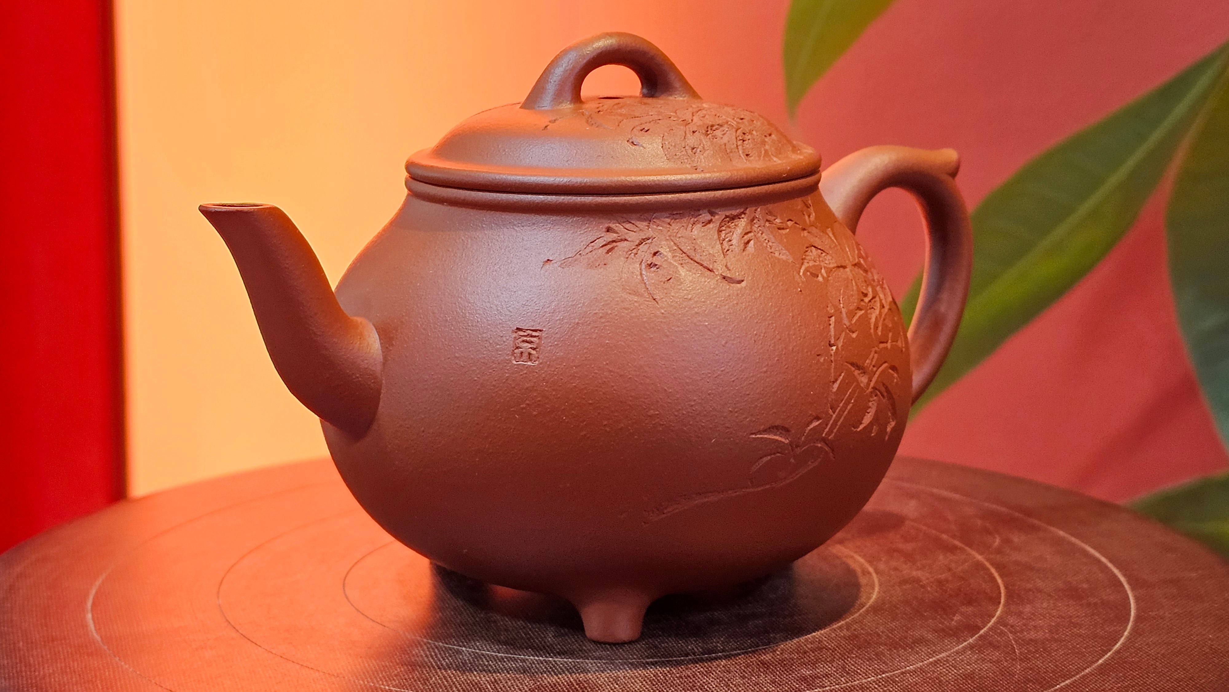 Meng Chen San Zu《孟臣三足》, 186.6ml, Xiao Hong Ni 小红泥, by our Craftsman Zhang Huan 张欢, Engraving by Craftsman Pe'eng Pe'eng 芃芃 ~ Congratulations!to Ms C.W., 1158hrs 20th July 2025, Sunnyvale, CA.