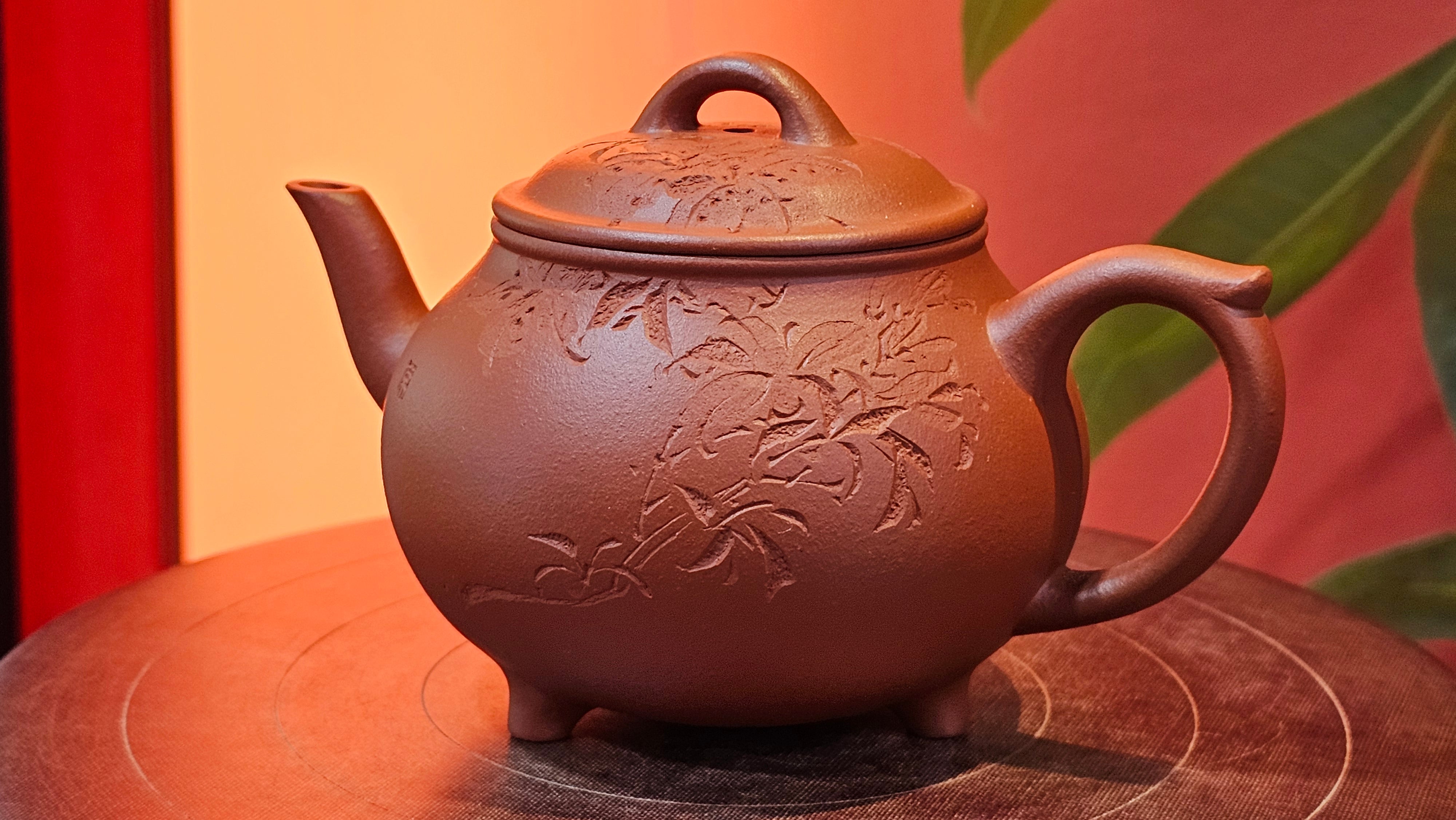 Meng Chen San Zu《孟臣三足》, 186.6ml, Xiao Hong Ni 小红泥, by our Craftsman Zhang Huan 张欢, Engraving by Craftsman Pe'eng Pe'eng 芃芃 ~ Congratulations!to Ms C.W., 1158hrs 20th July 2025, Sunnyvale, CA.