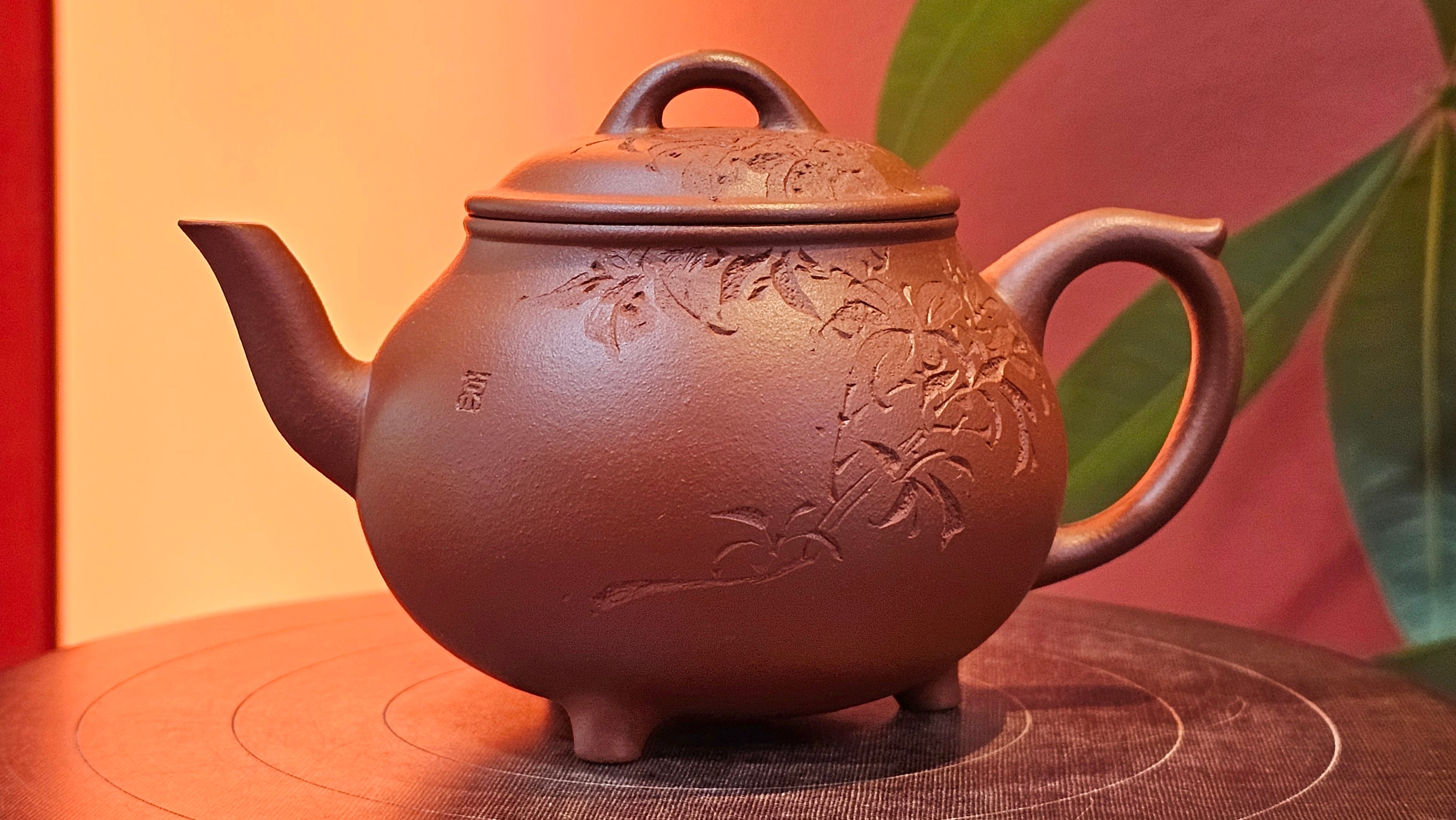 Meng Chen San Zu《孟臣三足》, 186.6ml, Xiao Hong Ni 小红泥, by our Craftsman Zhang Huan 张欢, Engraving by Craftsman Pe'eng Pe'eng 芃芃 ~ Congratulations!to Ms C.W., 1158hrs 20th July 2025, Sunnyvale, CA.