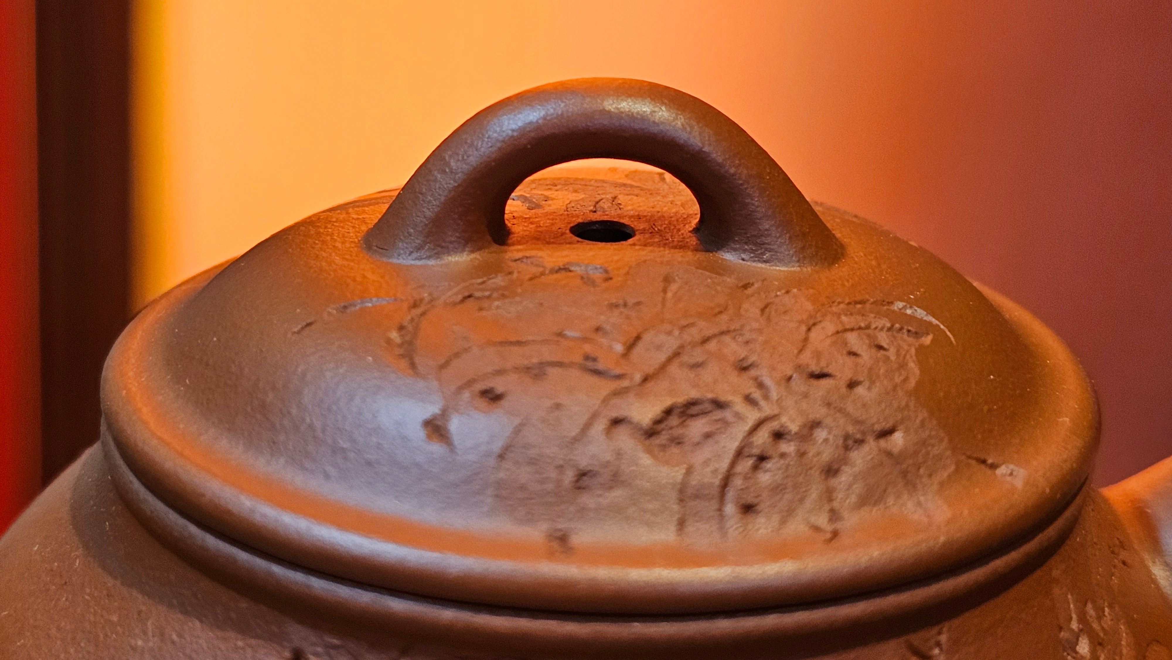 Meng Chen San Zu《孟臣三足》, 186.6ml, Xiao Hong Ni 小红泥, by our Craftsman Zhang Huan 张欢, Engraving by Craftsman Pe'eng Pe'eng 芃芃 ~ Congratulations!to Ms C.W., 1158hrs 20th July 2025, Sunnyvale, CA.