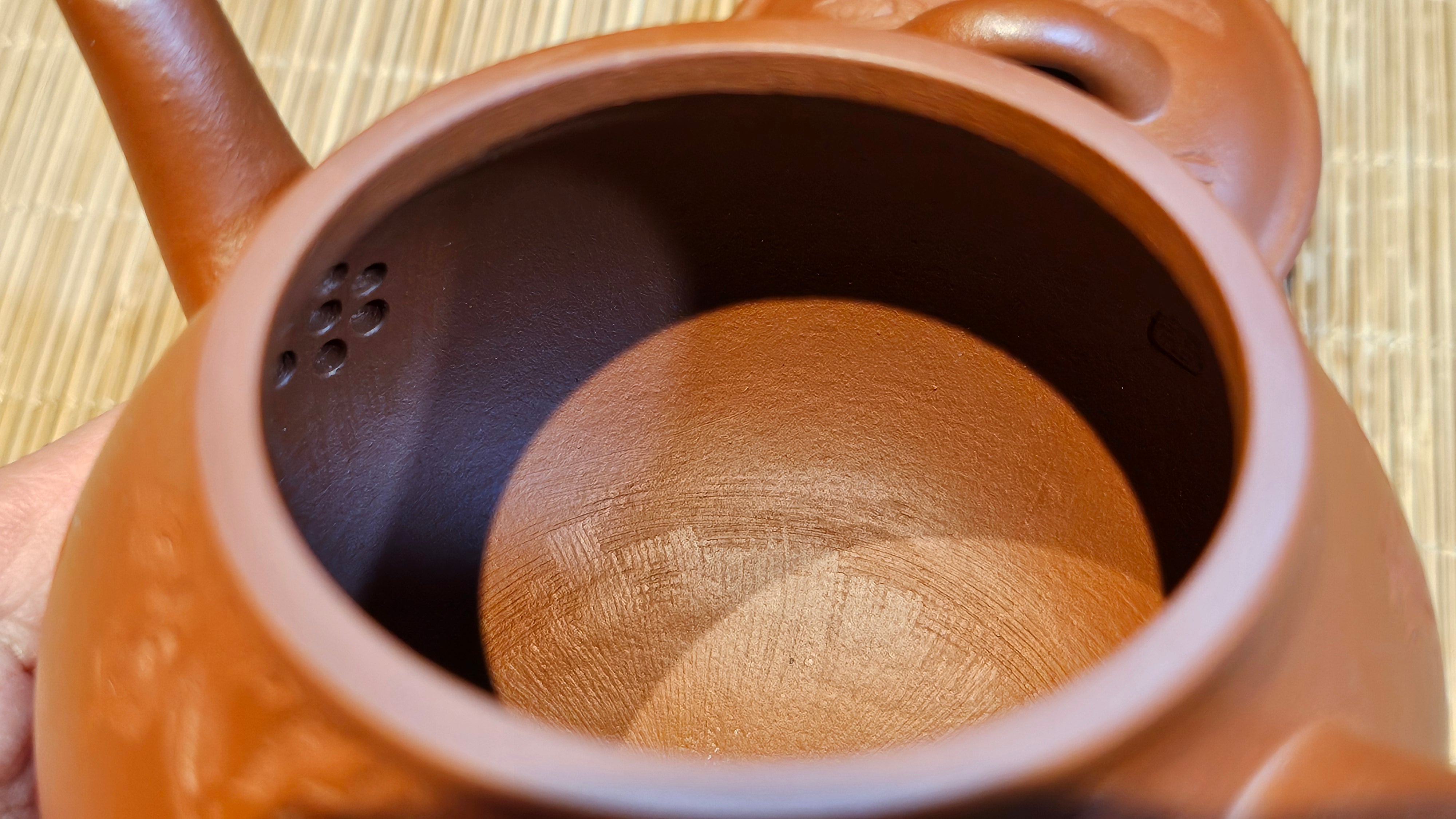 Meng Chen San Zu《孟臣三足》, 186.6ml, Xiao Hong Ni 小红泥, by our Craftsman Zhang Huan 张欢, Engraving by Craftsman Pe'eng Pe'eng 芃芃 ~ Congratulations!to Ms C.W., 1158hrs 20th July 2025, Sunnyvale, CA.