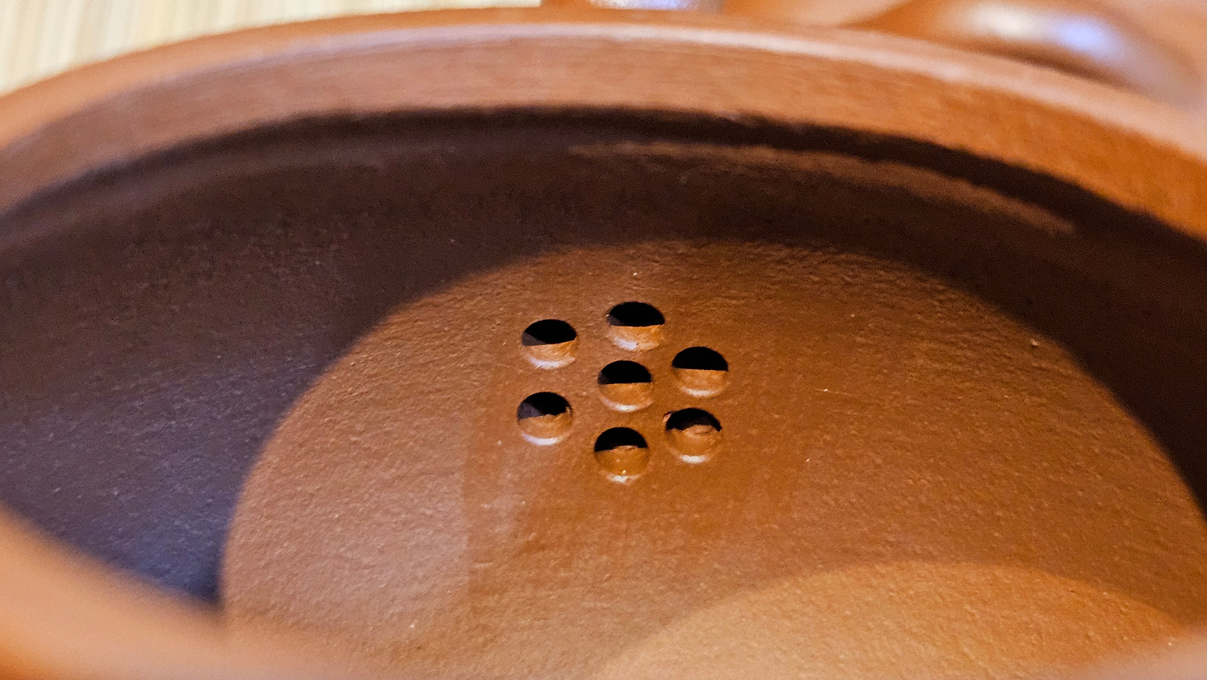 Meng Chen San Zu《孟臣三足》, 186.6ml, Xiao Hong Ni 小红泥, by our Craftsman Zhang Huan 张欢, Engraving by Craftsman Pe'eng Pe'eng 芃芃 ~ Congratulations!to Ms C.W., 1158hrs 20th July 2025, Sunnyvale, CA.