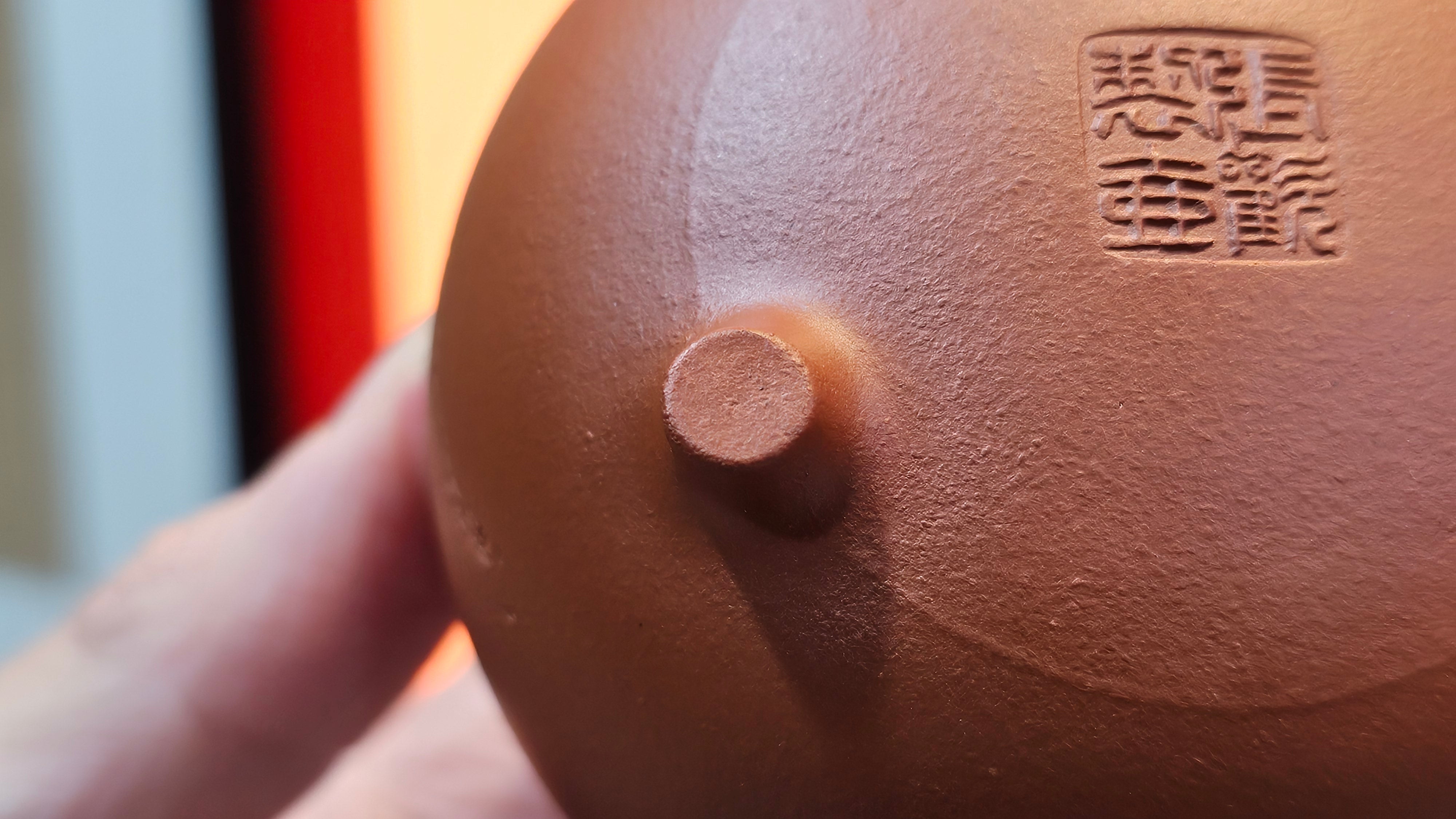 Meng Chen San Zu《孟臣三足》, 186.6ml, Xiao Hong Ni 小红泥, by our Craftsman Zhang Huan 张欢, Engraving by Craftsman Pe'eng Pe'eng 芃芃 ~ Congratulations!to Ms C.W., 1158hrs 20th July 2025, Sunnyvale, CA.