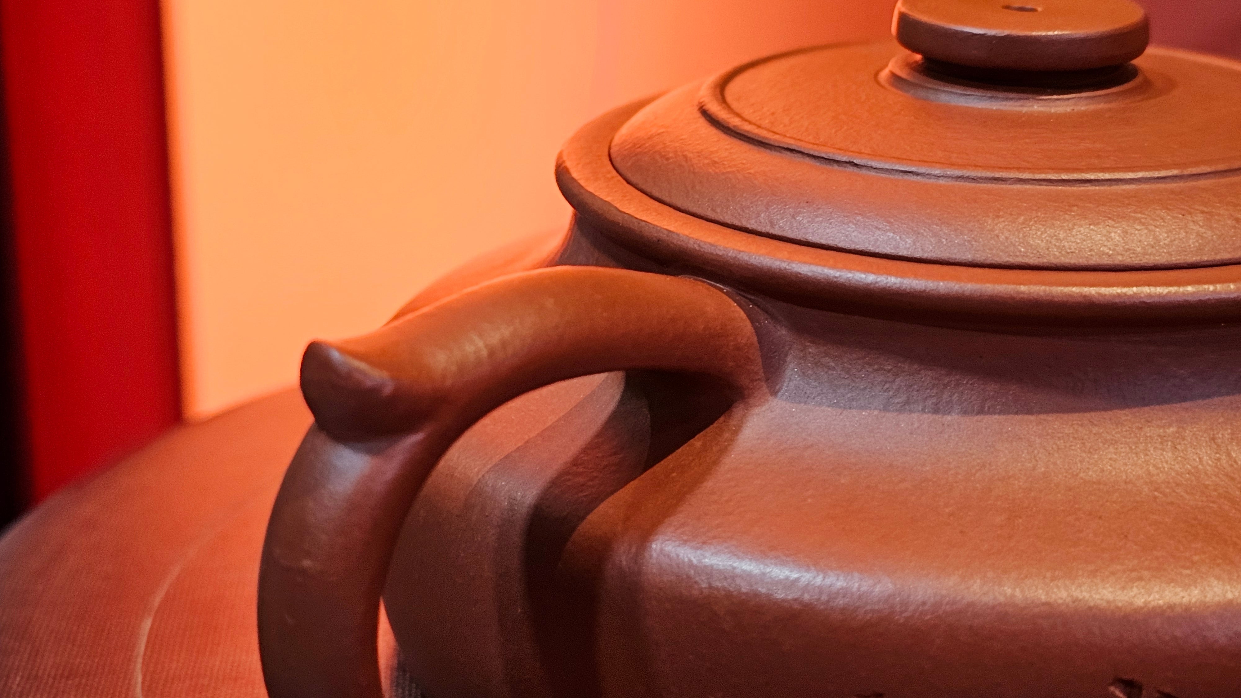 Hua Ting 华庭, 206.8ml (complex, large: 14cm long, 10cm wide), Xiao Mei Yao Zhu Ni 小煤窑朱泥,  by Craftsman Chen Yue Fei 陈跃飞, Engraving by Craftsman Yi De Shu 一德书 ~ Congratulations to Mr A.R.!, 1714hrs 21st July 2025, Talent!OR.