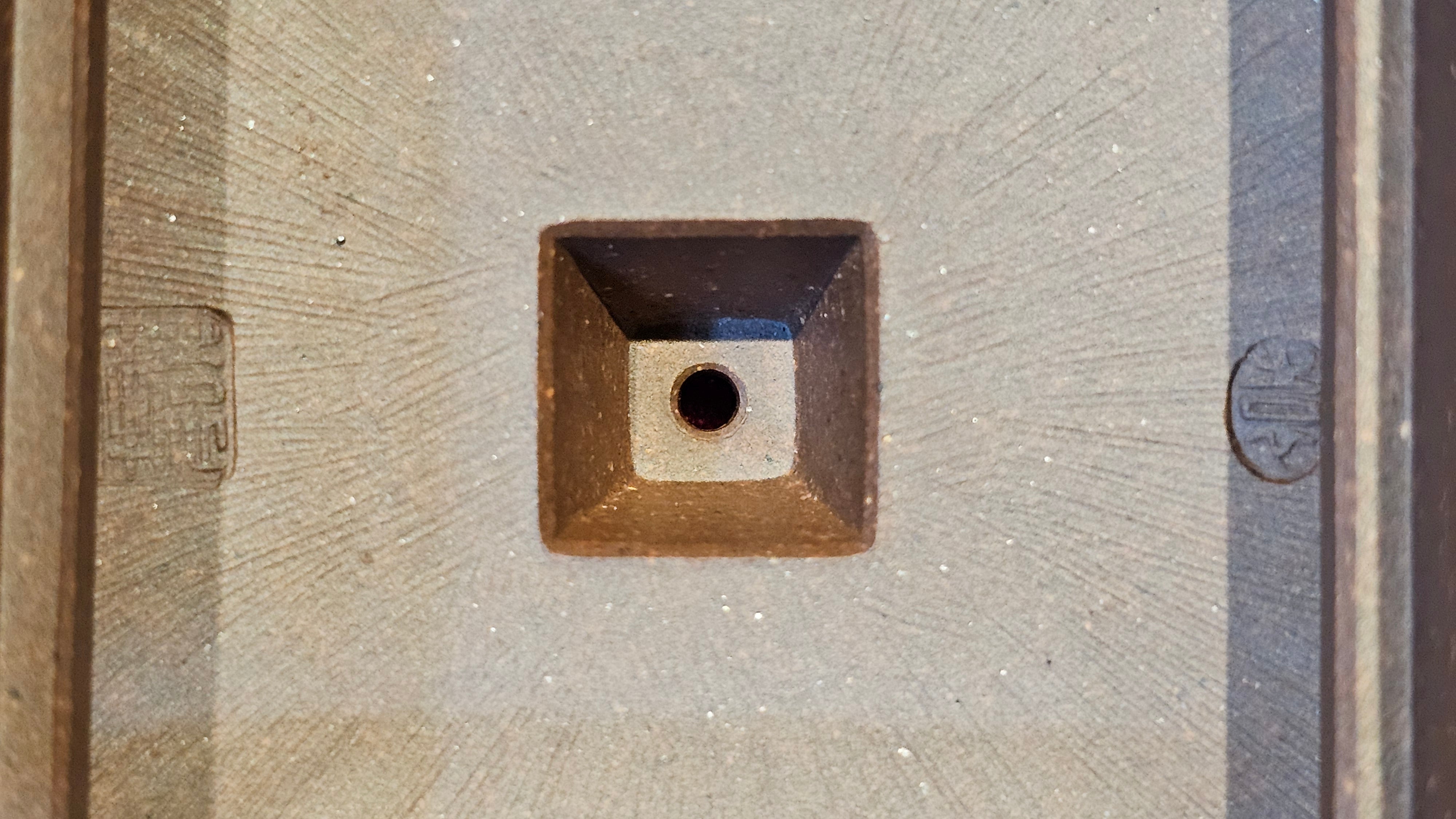 《若思四方》"Ruo Si Si Fang", 251.9ml, with Engraving, Di Cao Qing Zi Ni 底槽青紫泥, by L2A Senior Consummate Artist Yuan Hui 袁辉 ~ Congratulations to Mr D.H.! 0859hrs 13th Sept 2025, Baldwin Park! CA.