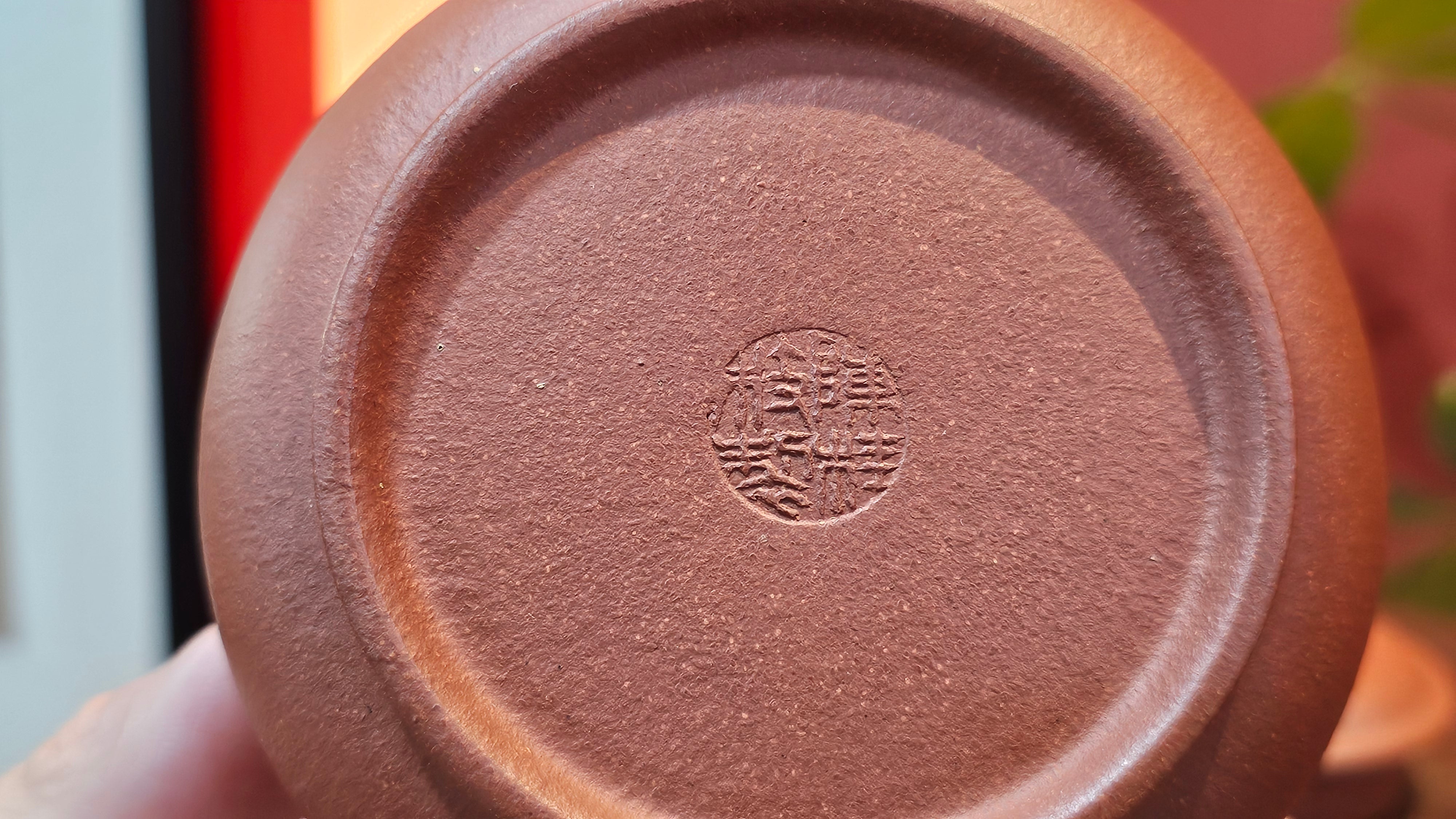 Ming Lu 明炉, 157.6ml, Hong Jiang Po Ni 红降坡泥, by our Collaborative Craftsman Chen Gui Zhi 陈桂枝。(Red JiangPoNi is rarer than Yellow JiangPoNi, XiaoMeiYao ZhuNi & ZhaoZhuang ZhuNi) ~ Congratulations to Mr J.K.! 1815hrs 1st August 2025, Stolberg, Germany🇩🇪