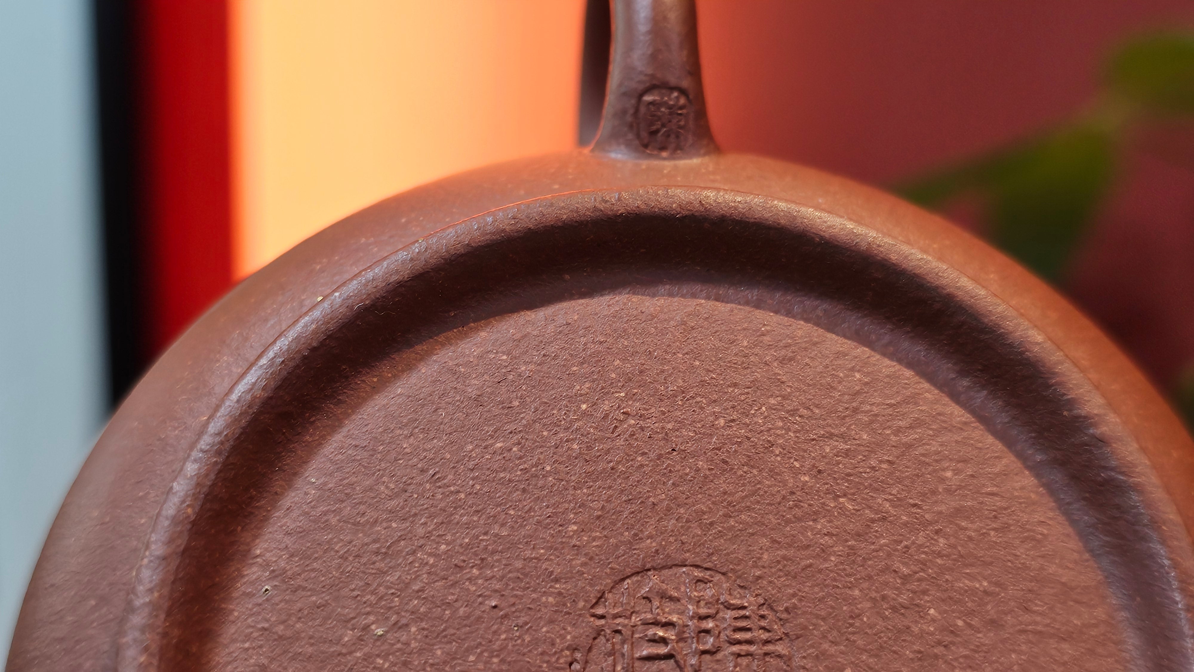 Ming Lu 明炉, 157.6ml, Hong Jiang Po Ni 红降坡泥, by our Collaborative Craftsman Chen Gui Zhi 陈桂枝。(Red JiangPoNi is rarer than Yellow JiangPoNi, XiaoMeiYao ZhuNi & ZhaoZhuang ZhuNi) ~ Congratulations to Mr J.K.! 1815hrs 1st August 2025, Stolberg, Germany🇩🇪