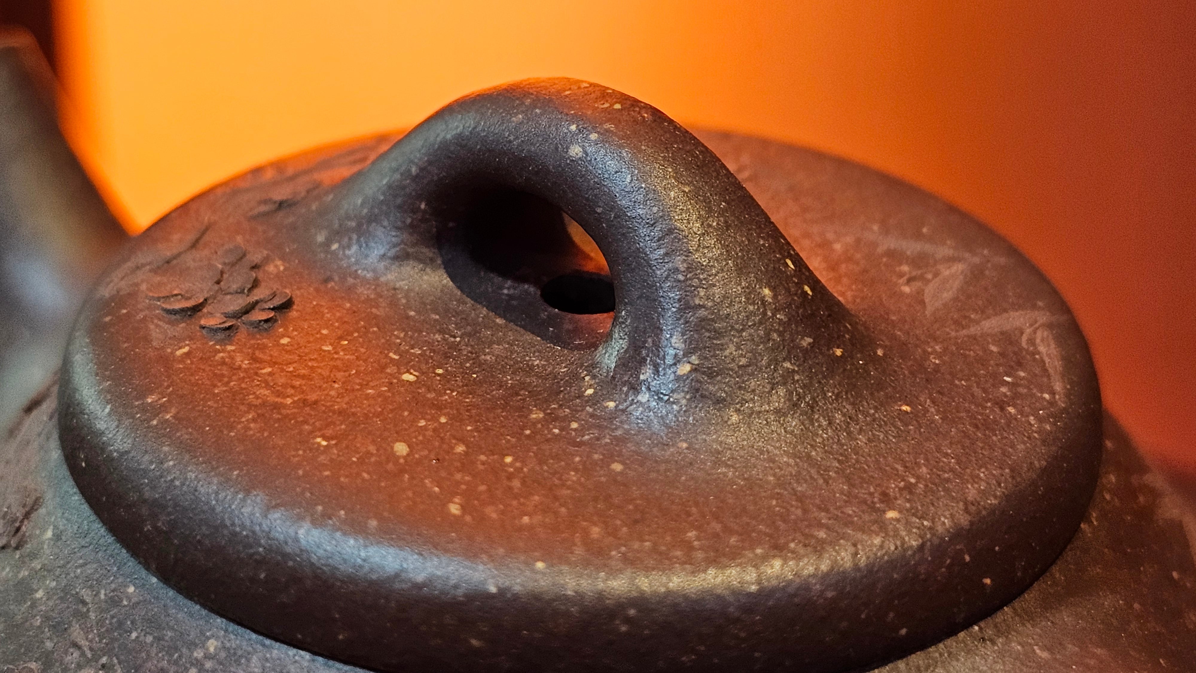 Shi Piao 石瓢 (Zi Ye Shi Piao), 191.1ml, Craftsman Yun Shen 云深 performing *EXQUISITE WHOLE-BODY Clay Sculpting 泥绘 of Plum Blossoms 梅花*, pot by Craftsman Chen Huan 陈欢; Lao Zi Ni 老紫泥 ~ Congratulations to Mr C.L.! 2046hrs 26th August 2025, Chicago! IL!