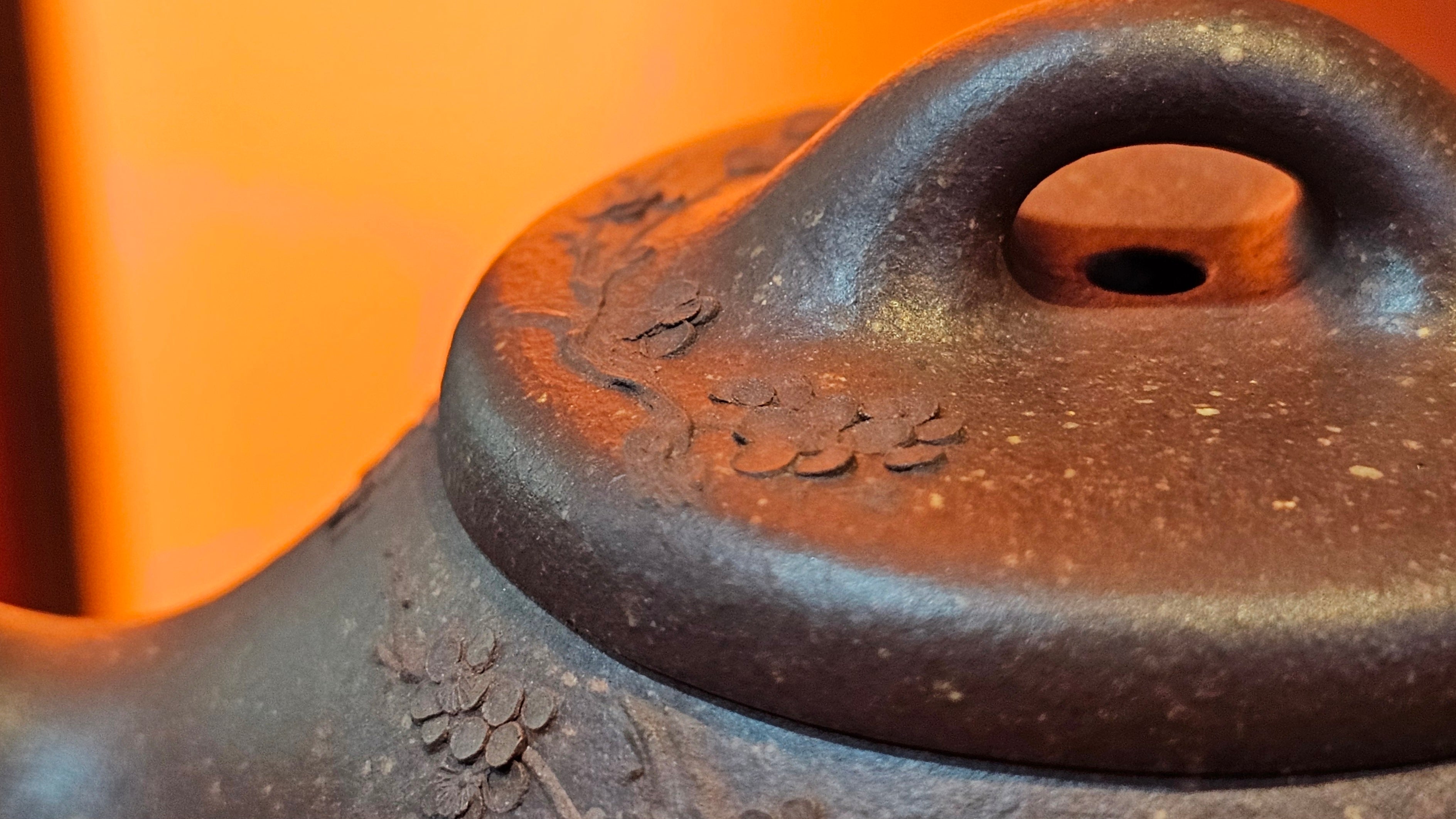 Shi Piao 石瓢 (Zi Ye Shi Piao), 191.1ml, Craftsman Yun Shen 云深 performing *EXQUISITE WHOLE-BODY Clay Sculpting 泥绘 of Plum Blossoms 梅花*, pot by Craftsman Chen Huan 陈欢; Lao Zi Ni 老紫泥 ~ Congratulations to Mr C.L.! 2046hrs 26th August 2025, Chicago! IL!