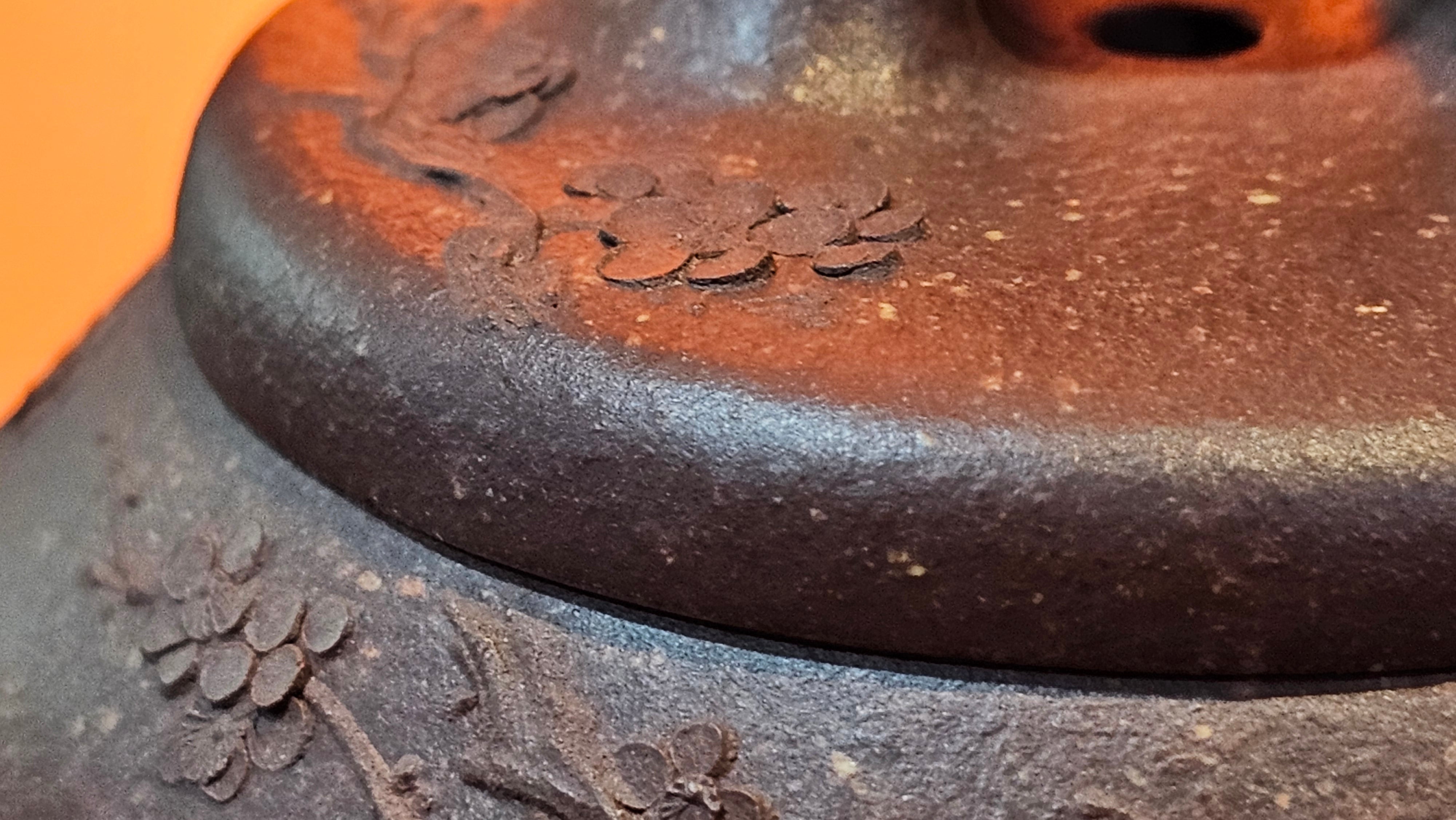 Shi Piao 石瓢 (Zi Ye Shi Piao), 191.1ml, Craftsman Yun Shen 云深 performing *EXQUISITE WHOLE-BODY Clay Sculpting 泥绘 of Plum Blossoms 梅花*, pot by Craftsman Chen Huan 陈欢; Lao Zi Ni 老紫泥 ~ Congratulations to Mr C.L.! 2046hrs 26th August 2025, Chicago! IL!