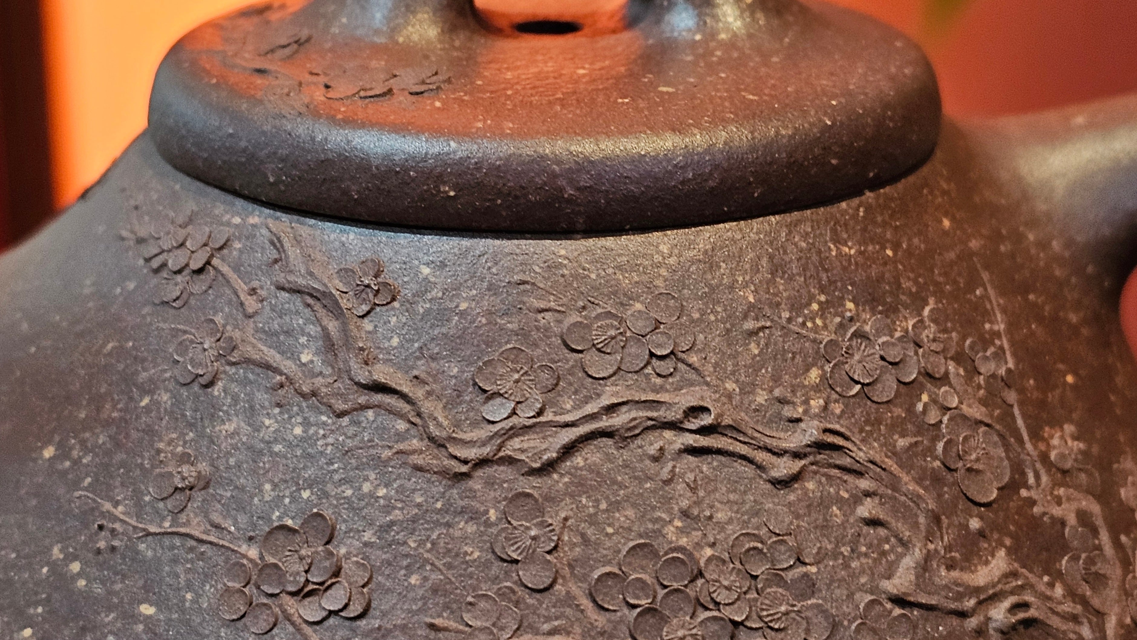 Shi Piao 石瓢 (Zi Ye Shi Piao), 191.1ml, Craftsman Yun Shen 云深 performing *EXQUISITE WHOLE-BODY Clay Sculpting 泥绘 of Plum Blossoms 梅花*, pot by Craftsman Chen Huan 陈欢; Lao Zi Ni 老紫泥 ~ Congratulations to Mr C.L.! 2046hrs 26th August 2025, Chicago! IL!