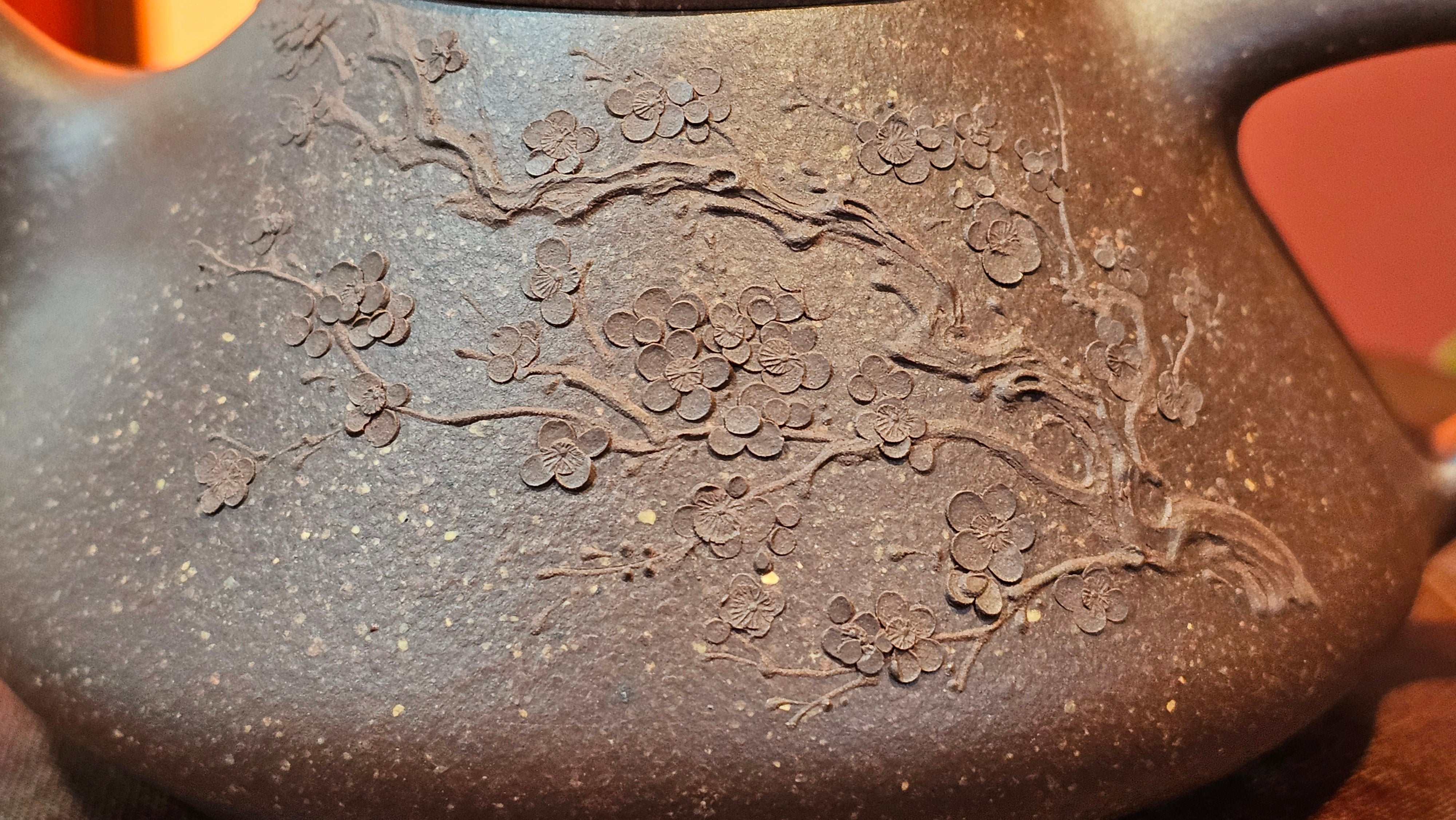 Shi Piao 石瓢 (Zi Ye Shi Piao), 191.1ml, Craftsman Yun Shen 云深 performing *EXQUISITE WHOLE-BODY Clay Sculpting 泥绘 of Plum Blossoms 梅花*, pot by Craftsman Chen Huan 陈欢; Lao Zi Ni 老紫泥 ~ Congratulations to Mr C.L.! 2046hrs 26th August 2025, Chicago! IL!