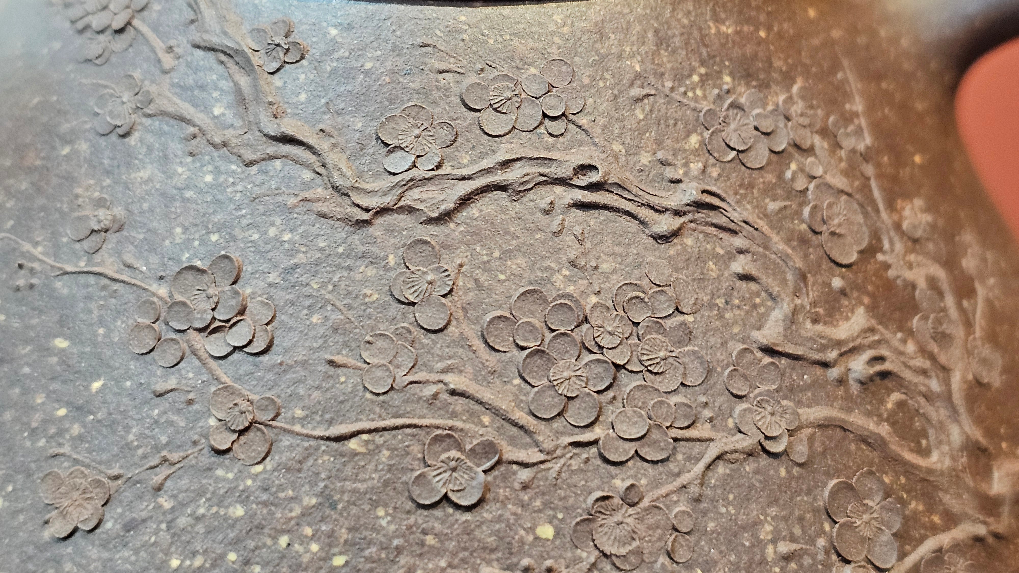 Shi Piao 石瓢 (Zi Ye Shi Piao), 191.1ml, Craftsman Yun Shen 云深 performing *EXQUISITE WHOLE-BODY Clay Sculpting 泥绘 of Plum Blossoms 梅花*, pot by Craftsman Chen Huan 陈欢; Lao Zi Ni 老紫泥 ~ Congratulations to Mr C.L.! 2046hrs 26th August 2025, Chicago! IL!