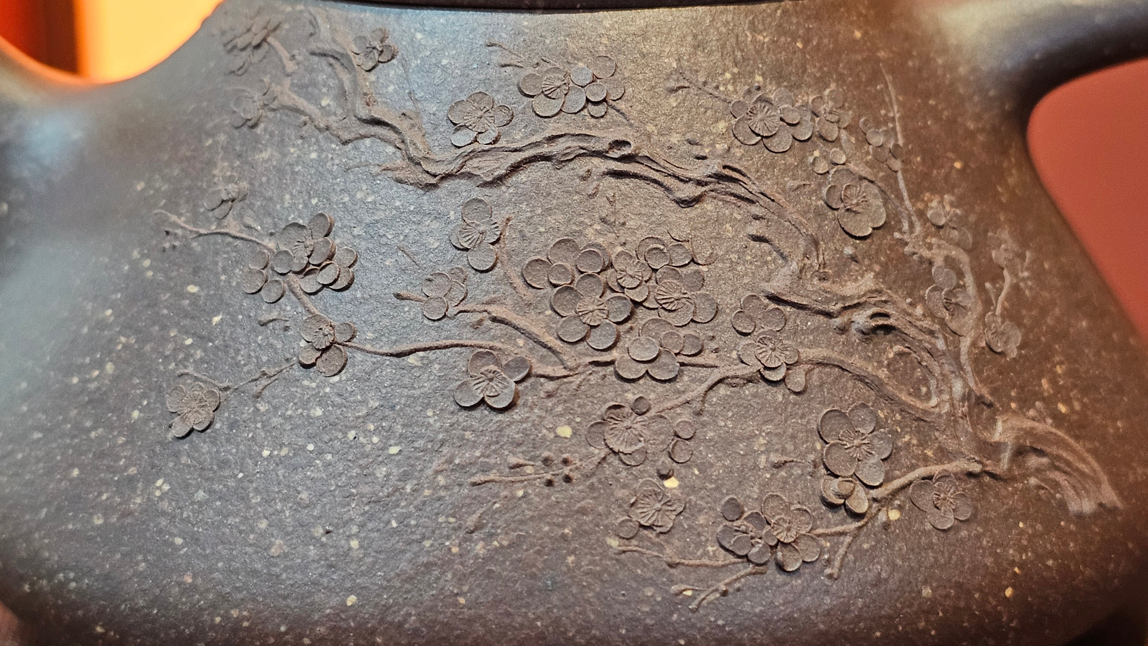 Shi Piao 石瓢 (Zi Ye Shi Piao), 191.1ml, Craftsman Yun Shen 云深 performing *EXQUISITE WHOLE-BODY Clay Sculpting 泥绘 of Plum Blossoms 梅花*, pot by Craftsman Chen Huan 陈欢; Lao Zi Ni 老紫泥 ~ Congratulations to Mr C.L.! 2046hrs 26th August 2025, Chicago! IL!