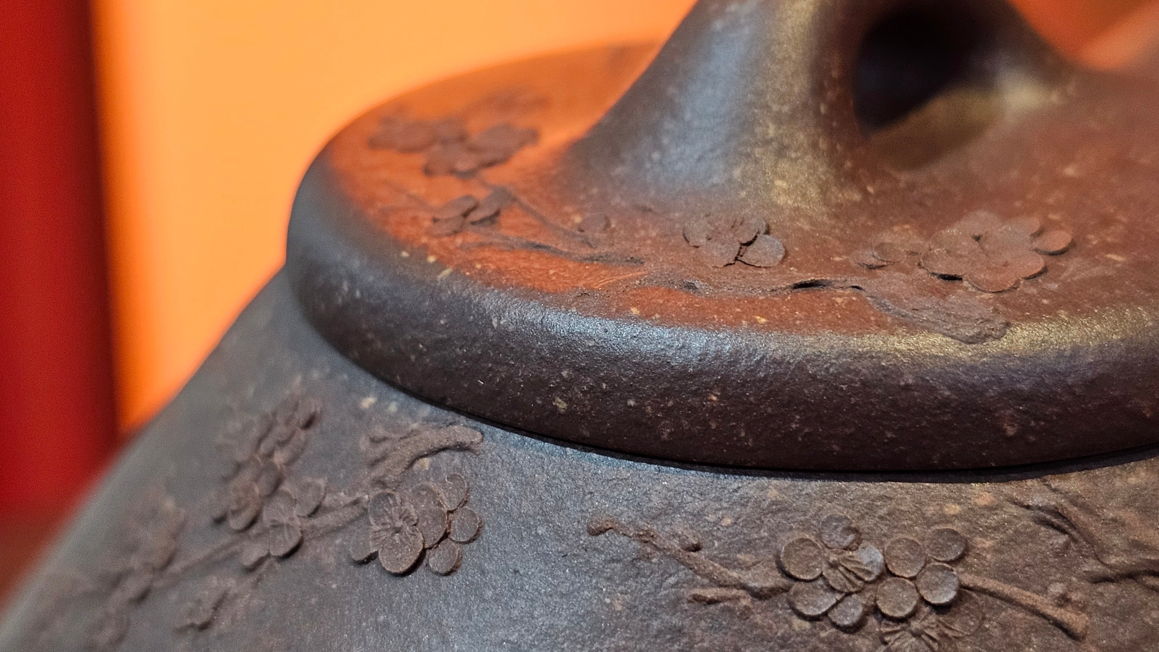 Shi Piao 石瓢 (Zi Ye Shi Piao), 191.1ml, Craftsman Yun Shen 云深 performing *EXQUISITE WHOLE-BODY Clay Sculpting 泥绘 of Plum Blossoms 梅花*, pot by Craftsman Chen Huan 陈欢; Lao Zi Ni 老紫泥 ~ Congratulations to Mr C.L.! 2046hrs 26th August 2025, Chicago! IL!