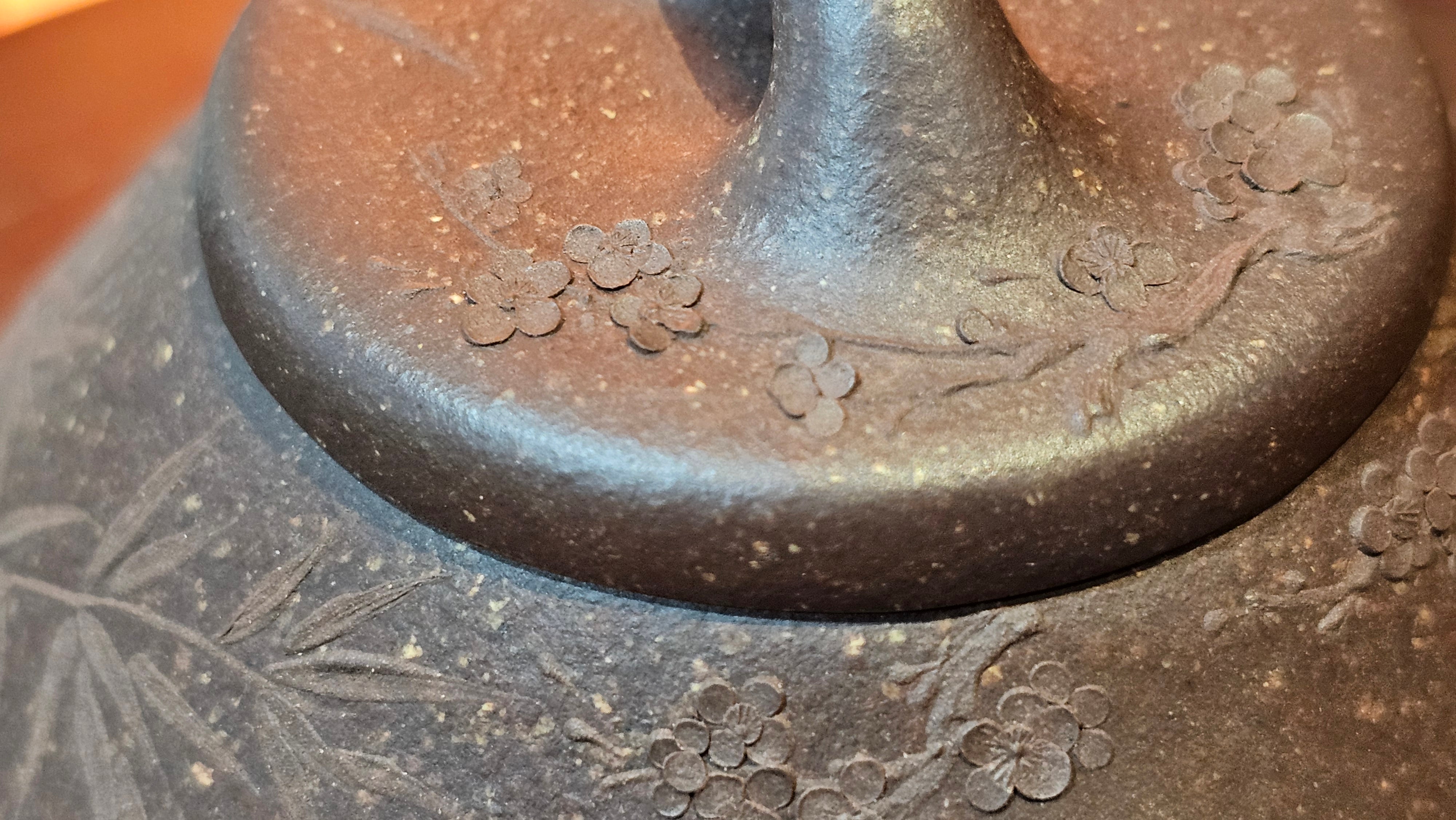 Shi Piao 石瓢 (Zi Ye Shi Piao), 191.1ml, Craftsman Yun Shen 云深 performing *EXQUISITE WHOLE-BODY Clay Sculpting 泥绘 of Plum Blossoms 梅花*, pot by Craftsman Chen Huan 陈欢; Lao Zi Ni 老紫泥 ~ Congratulations to Mr C.L.! 2046hrs 26th August 2025, Chicago! IL!