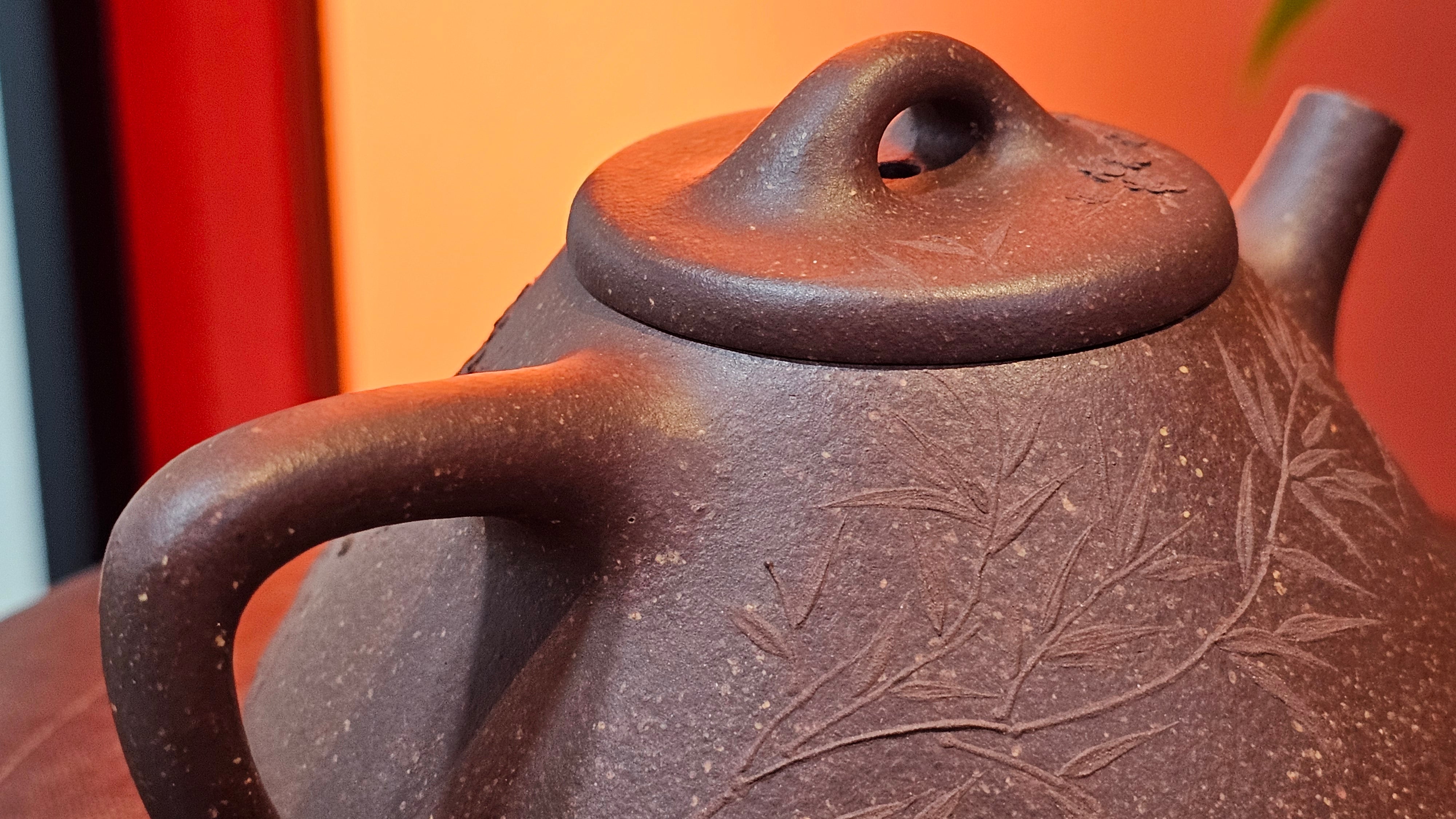 Shi Piao 石瓢 (Zi Ye Shi Piao), 191.1ml, Craftsman Yun Shen 云深 performing *EXQUISITE WHOLE-BODY Clay Sculpting 泥绘 of Plum Blossoms 梅花*, pot by Craftsman Chen Huan 陈欢; Lao Zi Ni 老紫泥 ~ Congratulations to Mr C.L.! 2046hrs 26th August 2025, Chicago! IL!