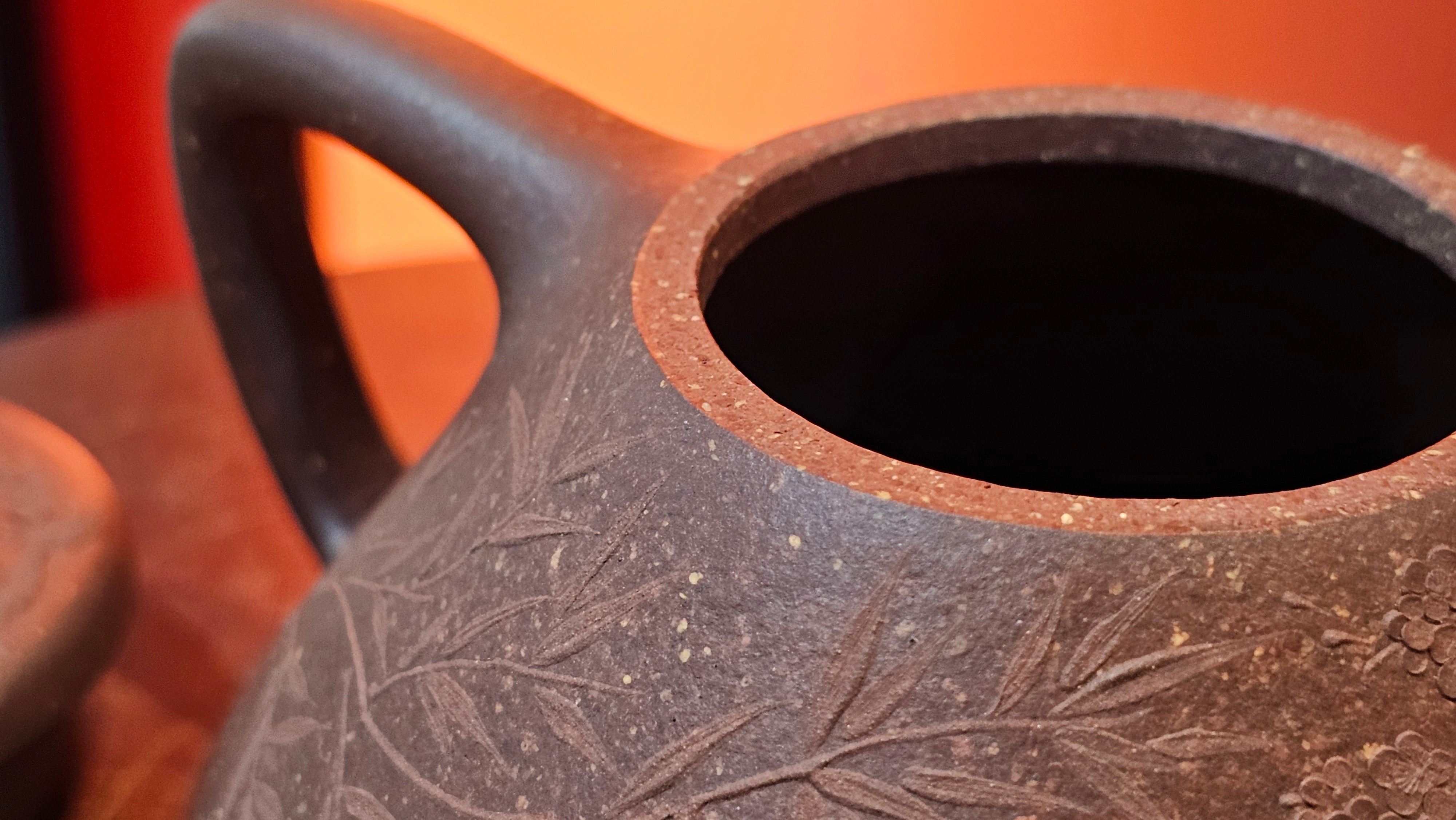 Shi Piao 石瓢 (Zi Ye Shi Piao), 191.1ml, Craftsman Yun Shen 云深 performing *EXQUISITE WHOLE-BODY Clay Sculpting 泥绘 of Plum Blossoms 梅花*, pot by Craftsman Chen Huan 陈欢; Lao Zi Ni 老紫泥 ~ Congratulations to Mr C.L.! 2046hrs 26th August 2025, Chicago! IL!