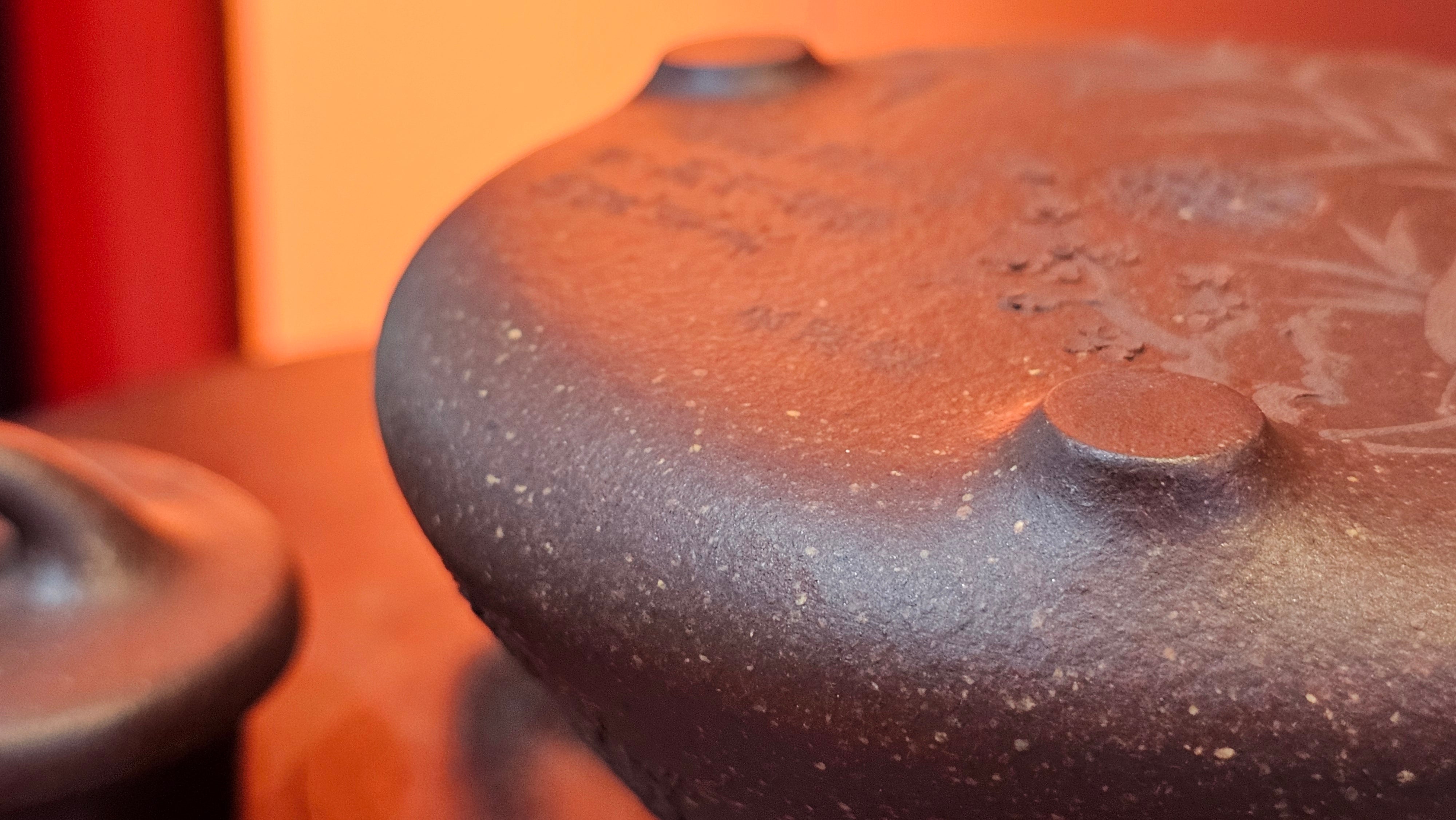 Shi Piao 石瓢 (Zi Ye Shi Piao), 191.1ml, Craftsman Yun Shen 云深 performing *EXQUISITE WHOLE-BODY Clay Sculpting 泥绘 of Plum Blossoms 梅花*, pot by Craftsman Chen Huan 陈欢; Lao Zi Ni 老紫泥 ~ Congratulations to Mr C.L.! 2046hrs 26th August 2025, Chicago! IL!