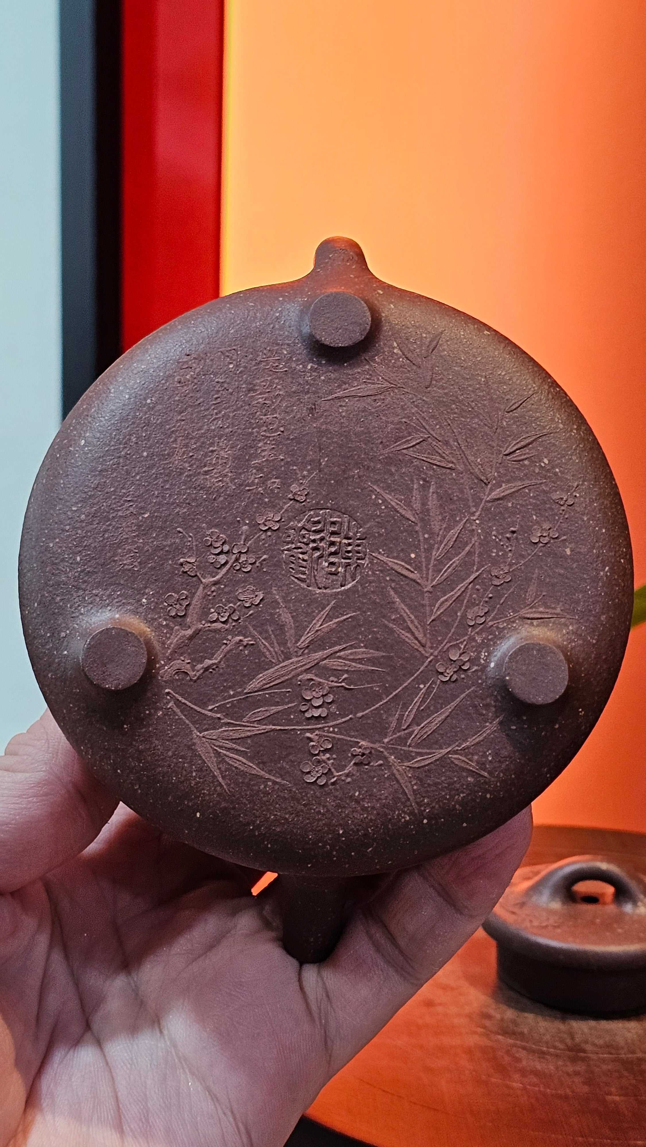 Shi Piao 石瓢 (Zi Ye Shi Piao), 191.1ml, Craftsman Yun Shen 云深 performing *EXQUISITE WHOLE-BODY Clay Sculpting 泥绘 of Plum Blossoms 梅花*, pot by Craftsman Chen Huan 陈欢; Lao Zi Ni 老紫泥 ~ Congratulations to Mr C.L.! 2046hrs 26th August 2025, Chicago! IL!