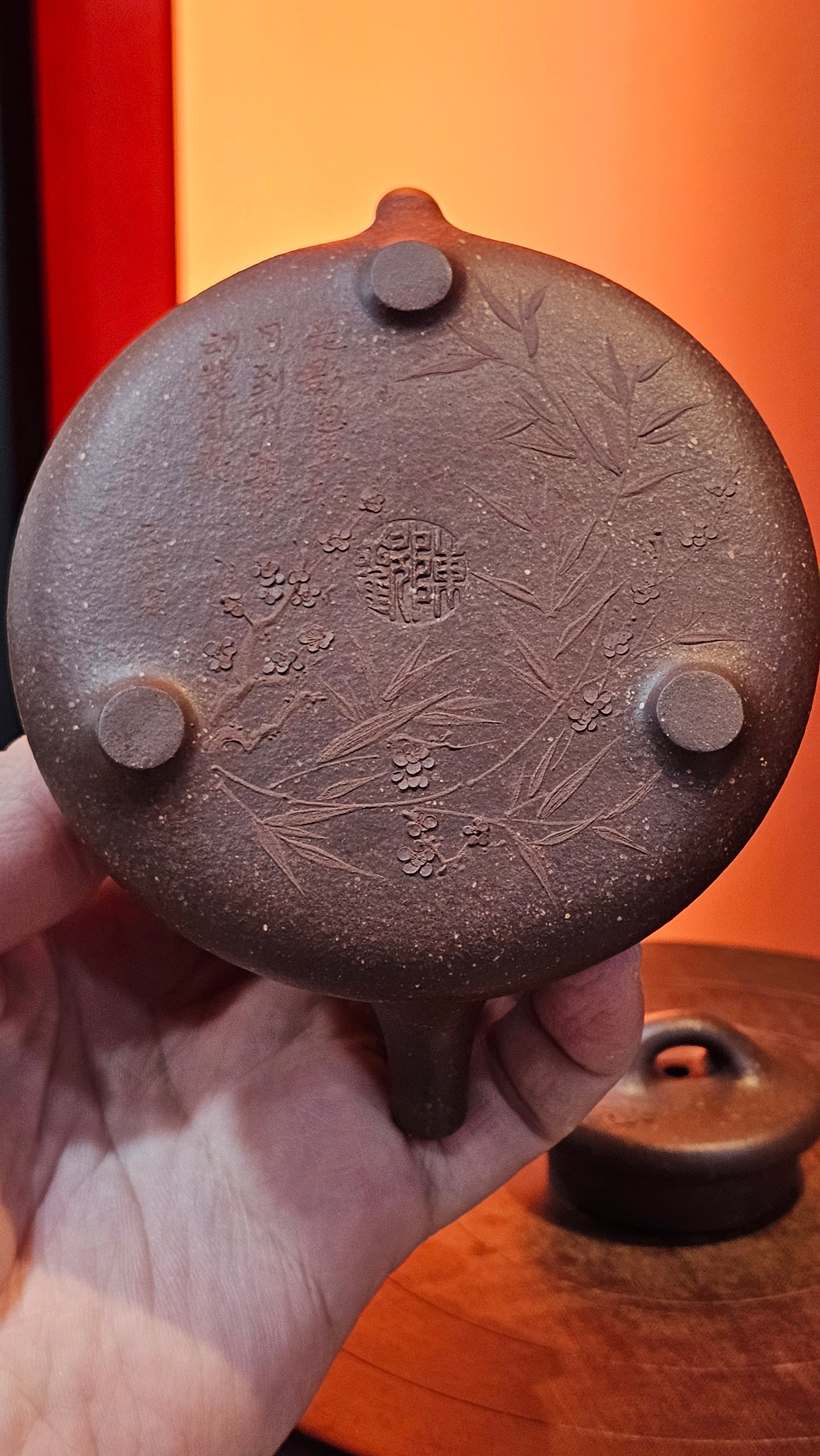 Shi Piao 石瓢 (Zi Ye Shi Piao), 191.1ml, Craftsman Yun Shen 云深 performing *EXQUISITE WHOLE-BODY Clay Sculpting 泥绘 of Plum Blossoms 梅花*, pot by Craftsman Chen Huan 陈欢; Lao Zi Ni 老紫泥 ~ Congratulations to Mr C.L.! 2046hrs 26th August 2025, Chicago! IL!