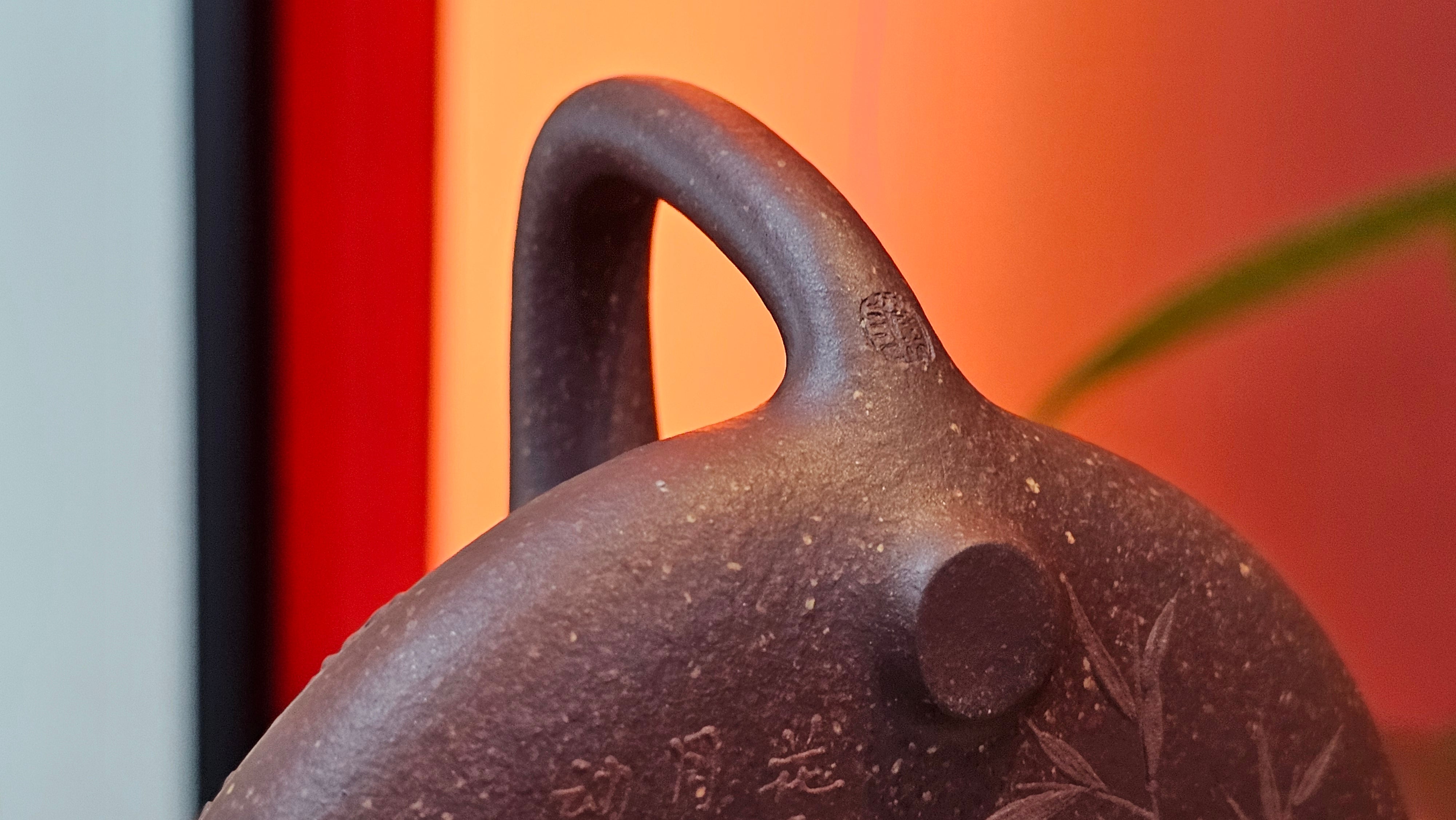 Shi Piao 石瓢 (Zi Ye Shi Piao), 191.1ml, Craftsman Yun Shen 云深 performing *EXQUISITE WHOLE-BODY Clay Sculpting 泥绘 of Plum Blossoms 梅花*, pot by Craftsman Chen Huan 陈欢; Lao Zi Ni 老紫泥 ~ Congratulations to Mr C.L.! 2046hrs 26th August 2025, Chicago! IL!