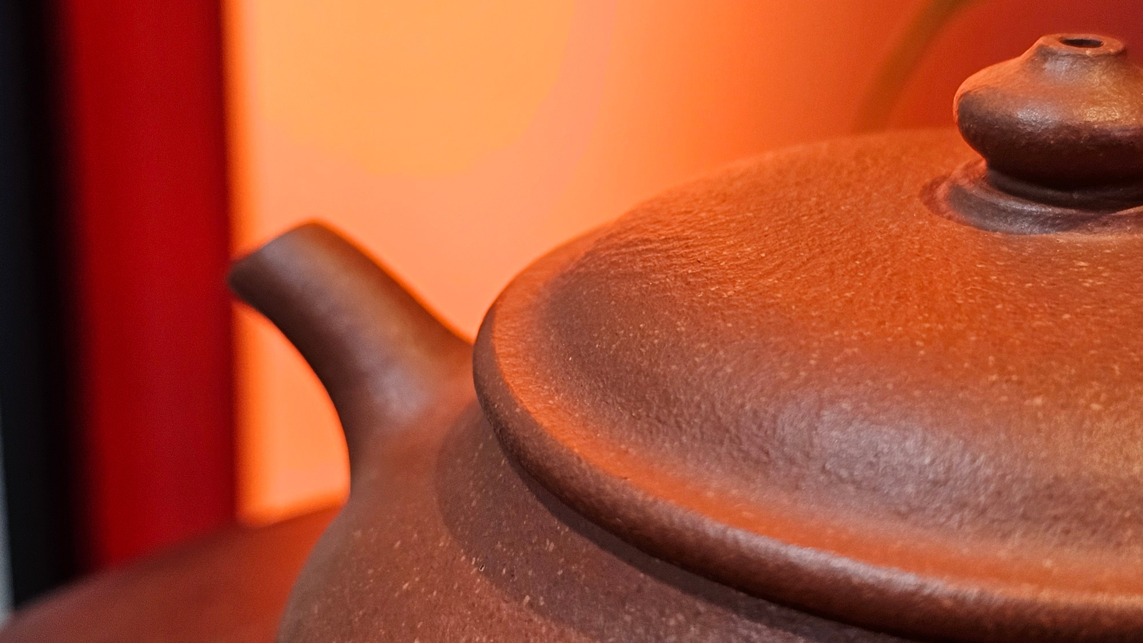 Ming Lu 明炉, 157.6ml, Hong Jiang Po Ni 红降坡泥, by our Collaborative Craftsman Chen Gui Zhi 陈桂枝。(Red JiangPoNi is rarer than Yellow JiangPoNi, XiaoMeiYao ZhuNi & ZhaoZhuang ZhuNi) ~ Congratulations to Mr J.K.! 1815hrs 1st August 2025, Stolberg, Germany🇩🇪