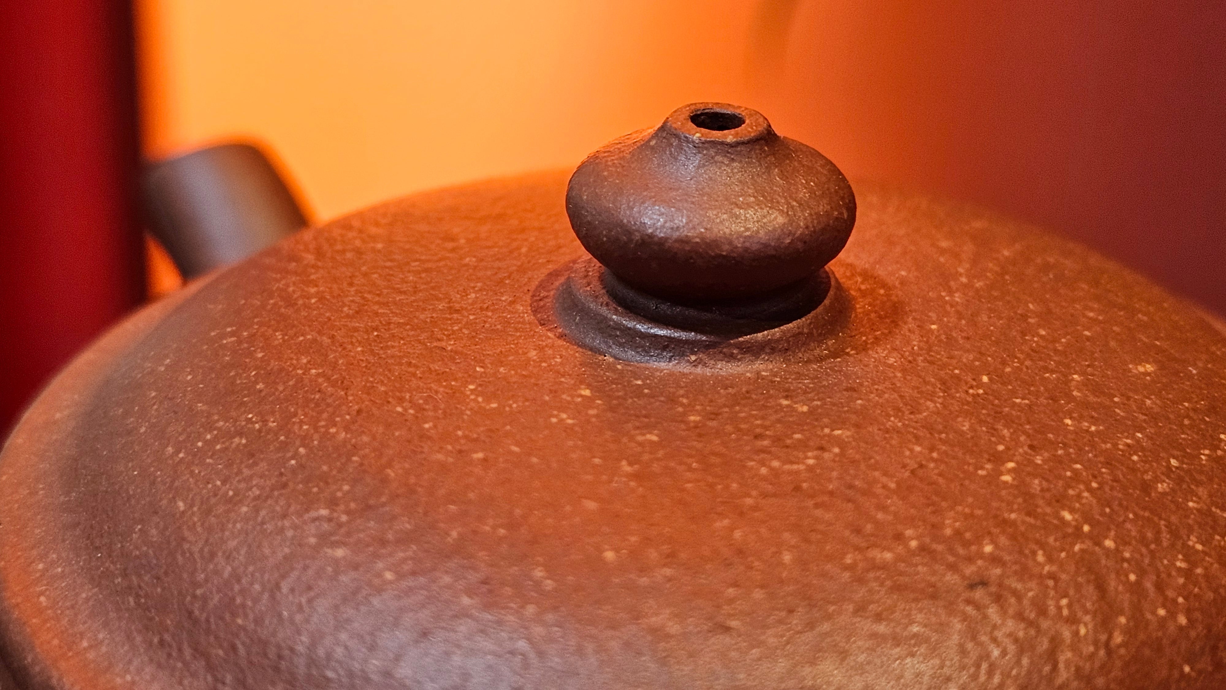 Ming Lu 明炉, 157.6ml, Hong Jiang Po Ni 红降坡泥, by our Collaborative Craftsman Chen Gui Zhi 陈桂枝。(Red JiangPoNi is rarer than Yellow JiangPoNi, XiaoMeiYao ZhuNi & ZhaoZhuang ZhuNi) ~ Congratulations to Mr J.K.! 1815hrs 1st August 2025, Stolberg, Germany🇩🇪