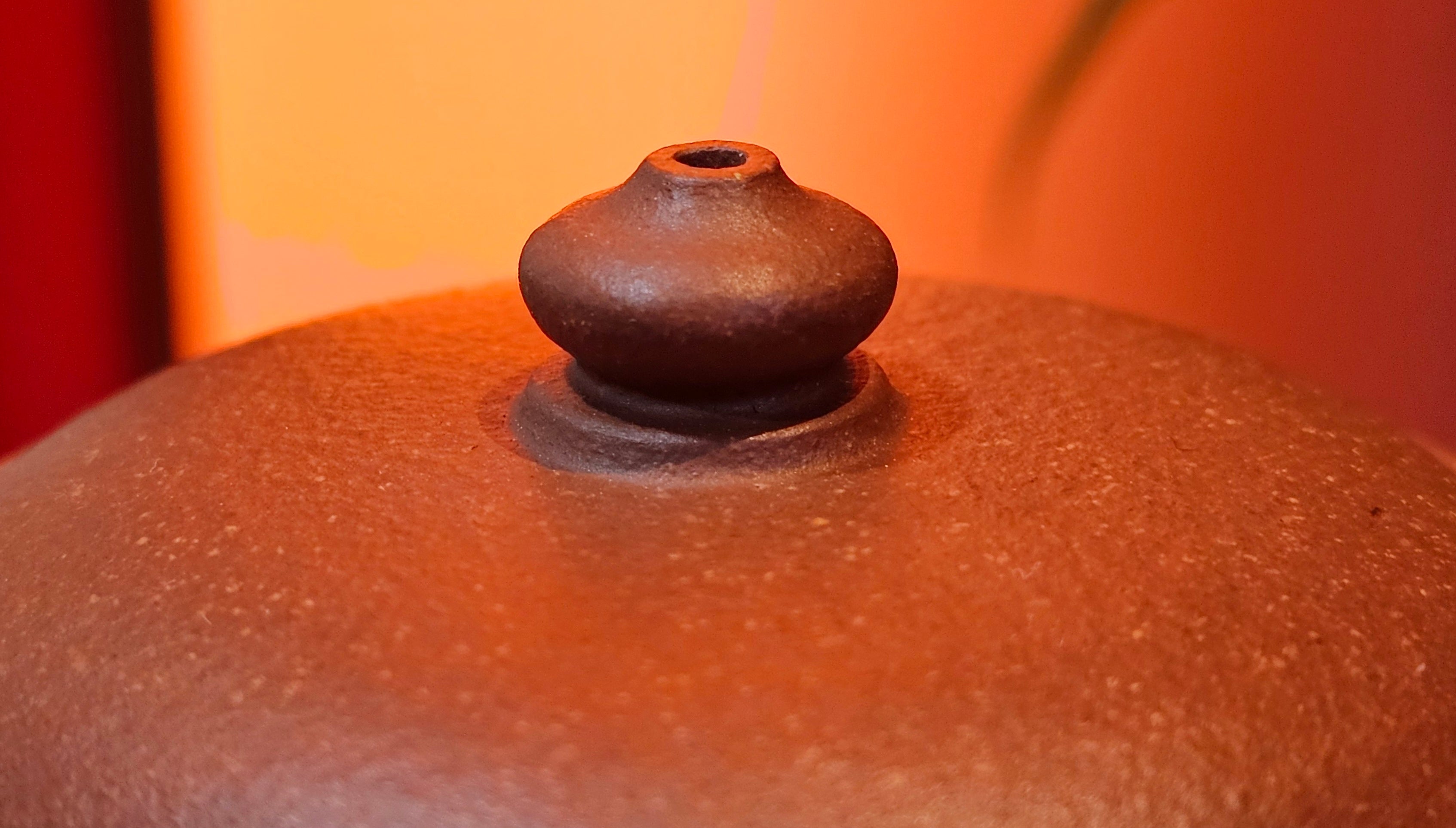 Ming Lu 明炉, 157.6ml, Hong Jiang Po Ni 红降坡泥, by our Collaborative Craftsman Chen Gui Zhi 陈桂枝。(Red JiangPoNi is rarer than Yellow JiangPoNi, XiaoMeiYao ZhuNi & ZhaoZhuang ZhuNi) ~ Congratulations to Mr J.K.! 1815hrs 1st August 2025, Stolberg, Germany🇩🇪