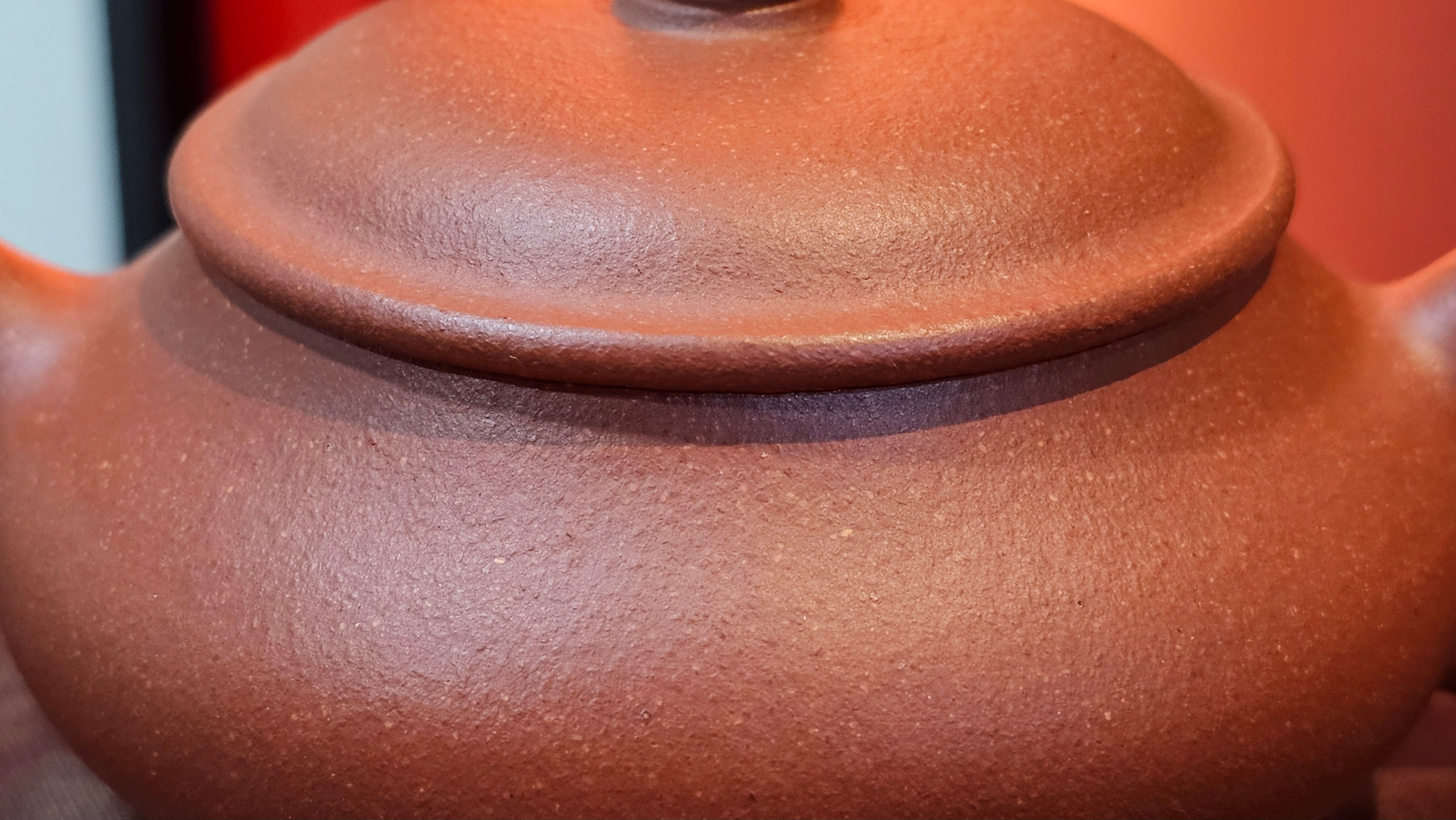 Ming Lu 明炉, 157.6ml, Hong Jiang Po Ni 红降坡泥, by our Collaborative Craftsman Chen Gui Zhi 陈桂枝。(Red JiangPoNi is rarer than Yellow JiangPoNi, XiaoMeiYao ZhuNi & ZhaoZhuang ZhuNi) ~ Congratulations to Mr J.K.! 1815hrs 1st August 2025, Stolberg, Germany🇩🇪