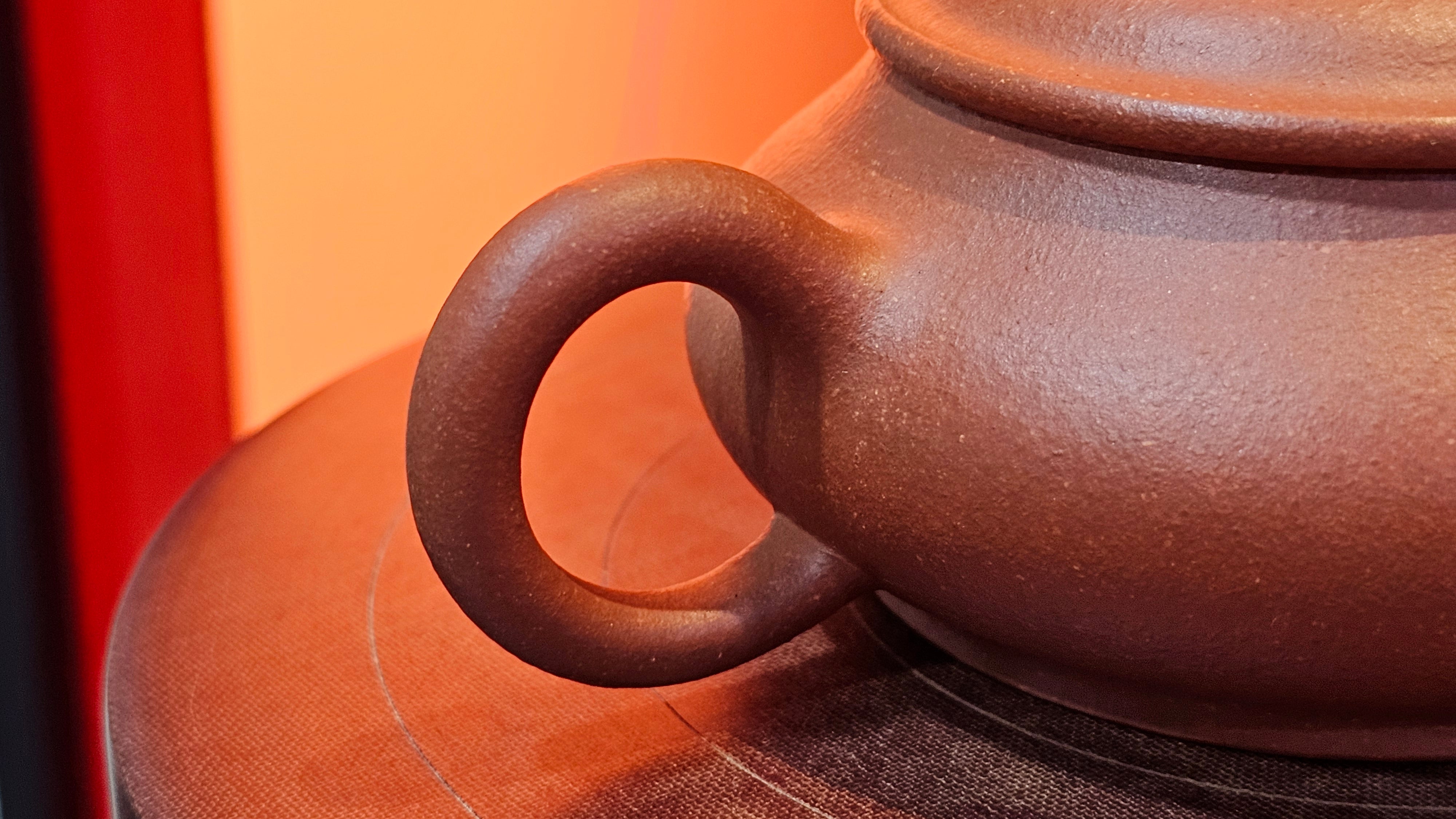 Ming Lu 明炉, 157.6ml, Hong Jiang Po Ni 红降坡泥, by our Collaborative Craftsman Chen Gui Zhi 陈桂枝。(Red JiangPoNi is rarer than Yellow JiangPoNi, XiaoMeiYao ZhuNi & ZhaoZhuang ZhuNi) ~ Congratulations to Mr J.K.! 1815hrs 1st August 2025, Stolberg, Germany🇩🇪