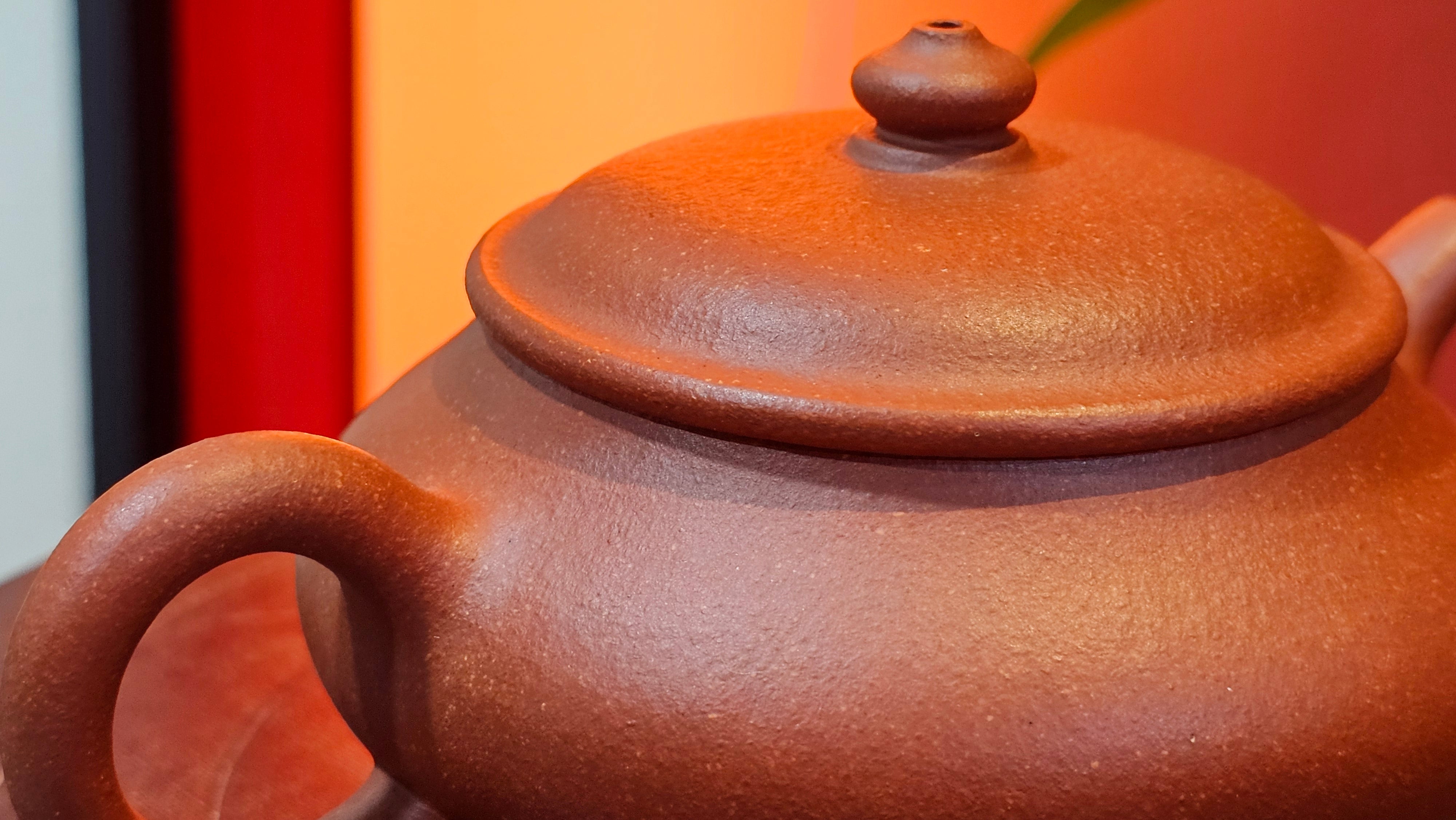 Ming Lu 明炉, 157.6ml, Hong Jiang Po Ni 红降坡泥, by our Collaborative Craftsman Chen Gui Zhi 陈桂枝。(Red JiangPoNi is rarer than Yellow JiangPoNi, XiaoMeiYao ZhuNi & ZhaoZhuang ZhuNi) ~ Congratulations to Mr J.K.! 1815hrs 1st August 2025, Stolberg, Germany🇩🇪