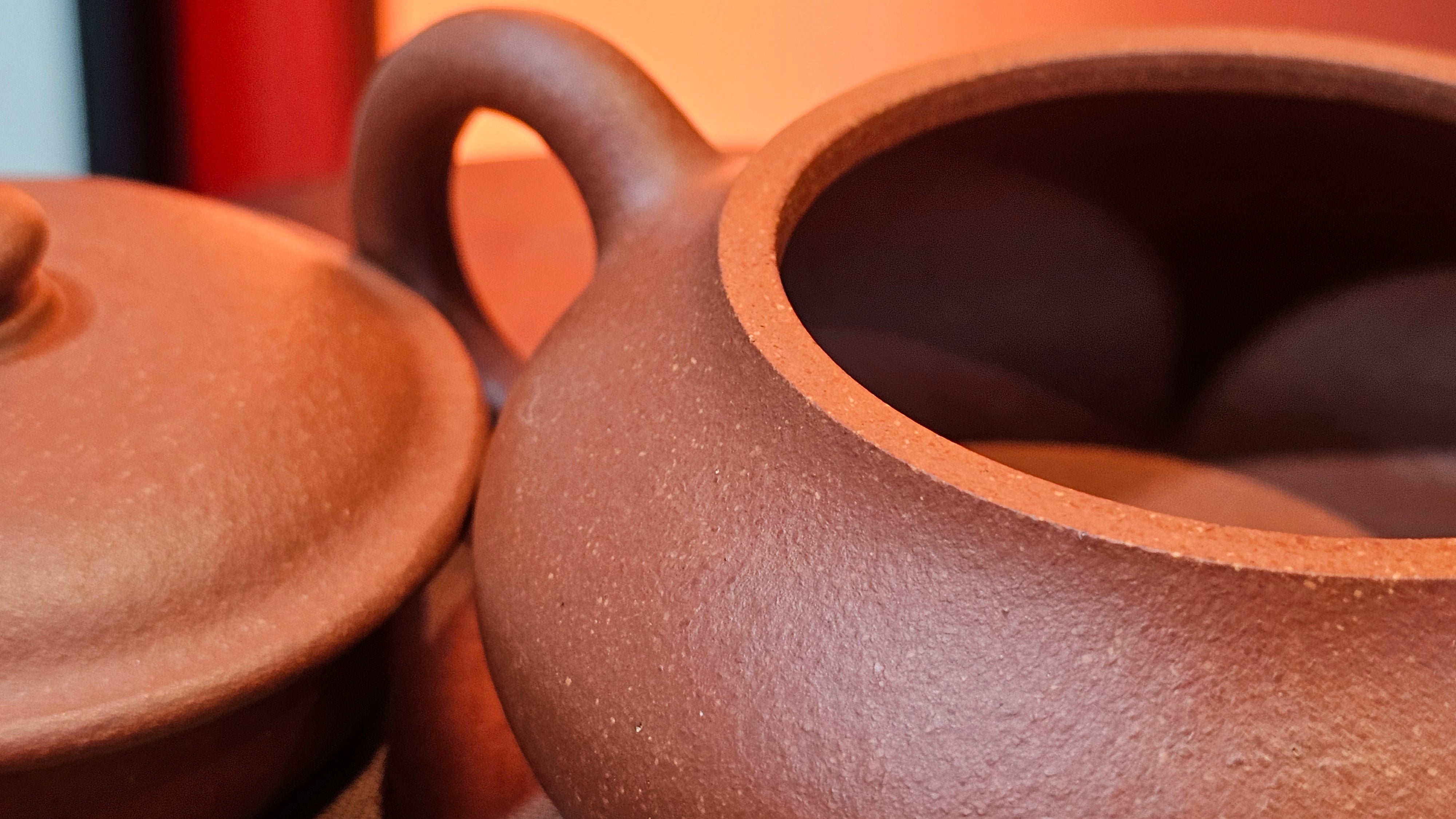 Ming Lu 明炉, 157.6ml, Hong Jiang Po Ni 红降坡泥, by our Collaborative Craftsman Chen Gui Zhi 陈桂枝。(Red JiangPoNi is rarer than Yellow JiangPoNi, XiaoMeiYao ZhuNi & ZhaoZhuang ZhuNi) ~ Congratulations to Mr J.K.! 1815hrs 1st August 2025, Stolberg, Germany🇩🇪