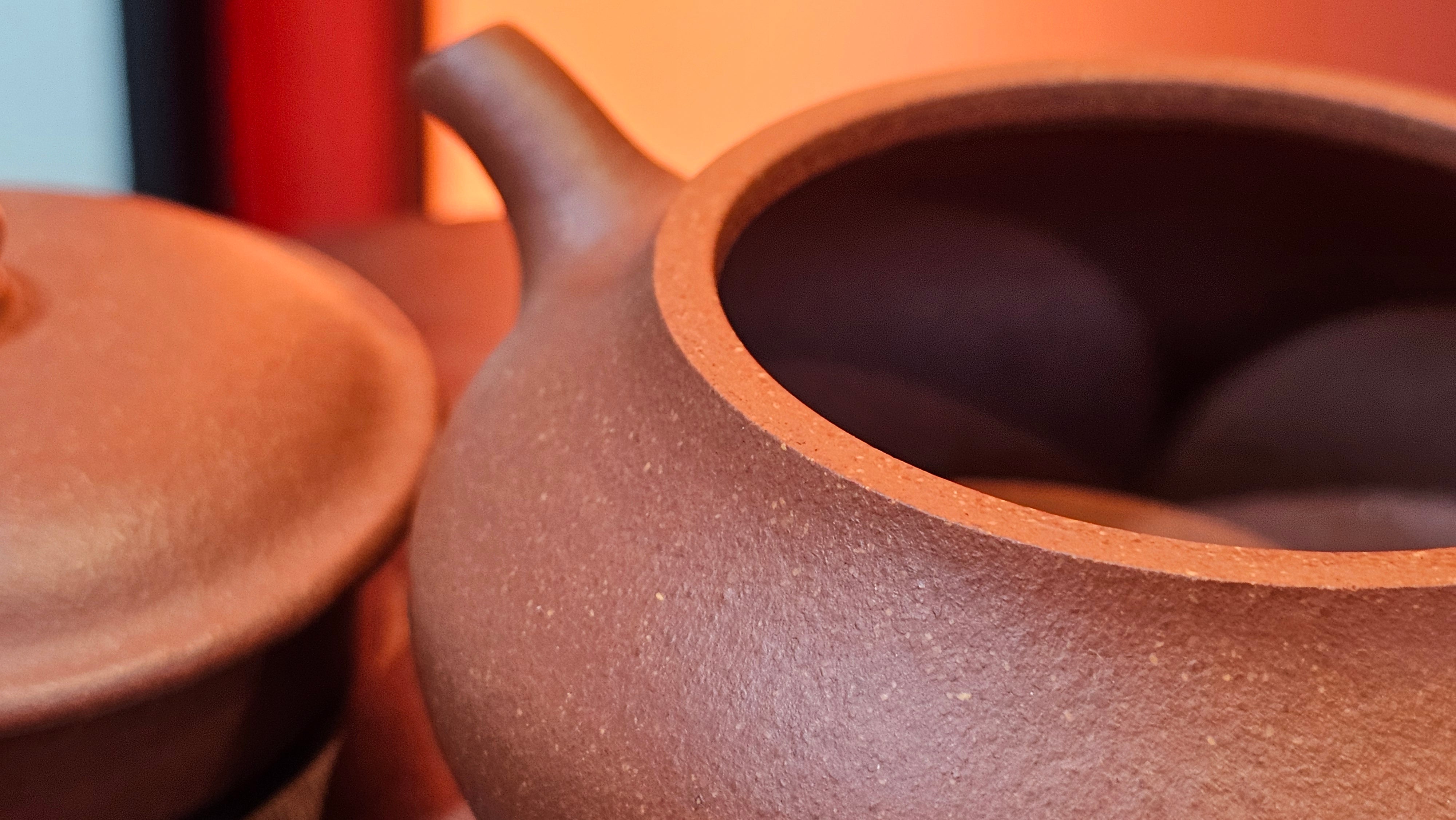 Ming Lu 明炉, 157.6ml, Hong Jiang Po Ni 红降坡泥, by our Collaborative Craftsman Chen Gui Zhi 陈桂枝。(Red JiangPoNi is rarer than Yellow JiangPoNi, XiaoMeiYao ZhuNi & ZhaoZhuang ZhuNi) ~ Congratulations to Mr J.K.! 1815hrs 1st August 2025, Stolberg, Germany🇩🇪