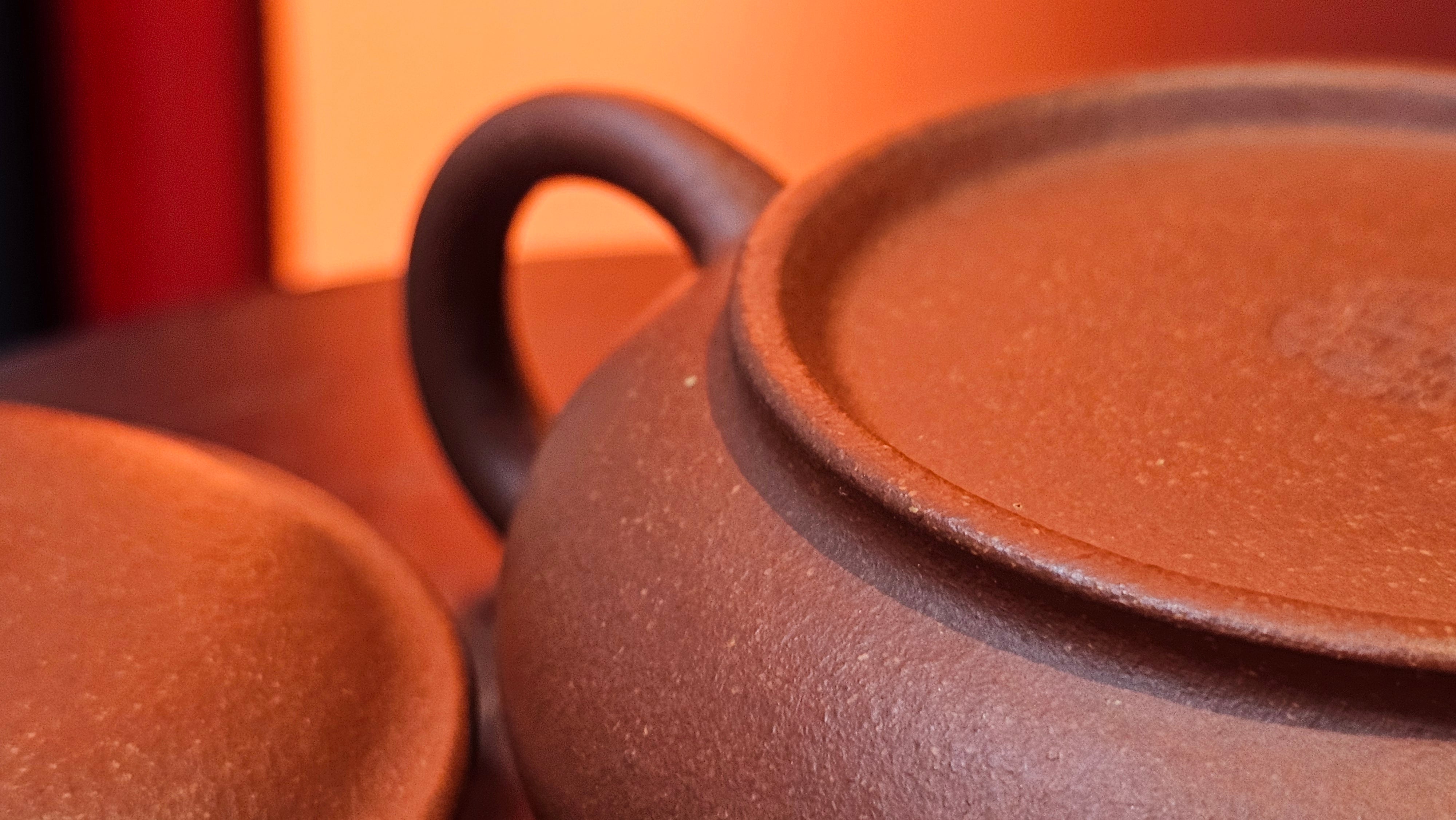 Ming Lu 明炉, 157.6ml, Hong Jiang Po Ni 红降坡泥, by our Collaborative Craftsman Chen Gui Zhi 陈桂枝。(Red JiangPoNi is rarer than Yellow JiangPoNi, XiaoMeiYao ZhuNi & ZhaoZhuang ZhuNi) ~ Congratulations to Mr J.K.! 1815hrs 1st August 2025, Stolberg, Germany🇩🇪