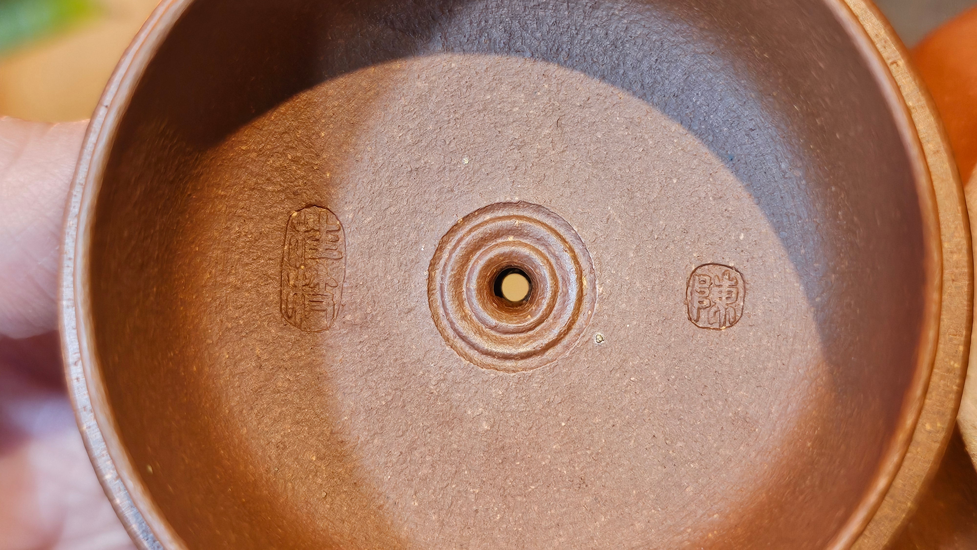 Ming Lu 明炉, 157.6ml, Hong Jiang Po Ni 红降坡泥, by our Collaborative Craftsman Chen Gui Zhi 陈桂枝。(Red JiangPoNi is rarer than Yellow JiangPoNi, XiaoMeiYao ZhuNi & ZhaoZhuang ZhuNi) ~ Congratulations to Mr J.K.! 1815hrs 1st August 2025, Stolberg, Germany🇩🇪