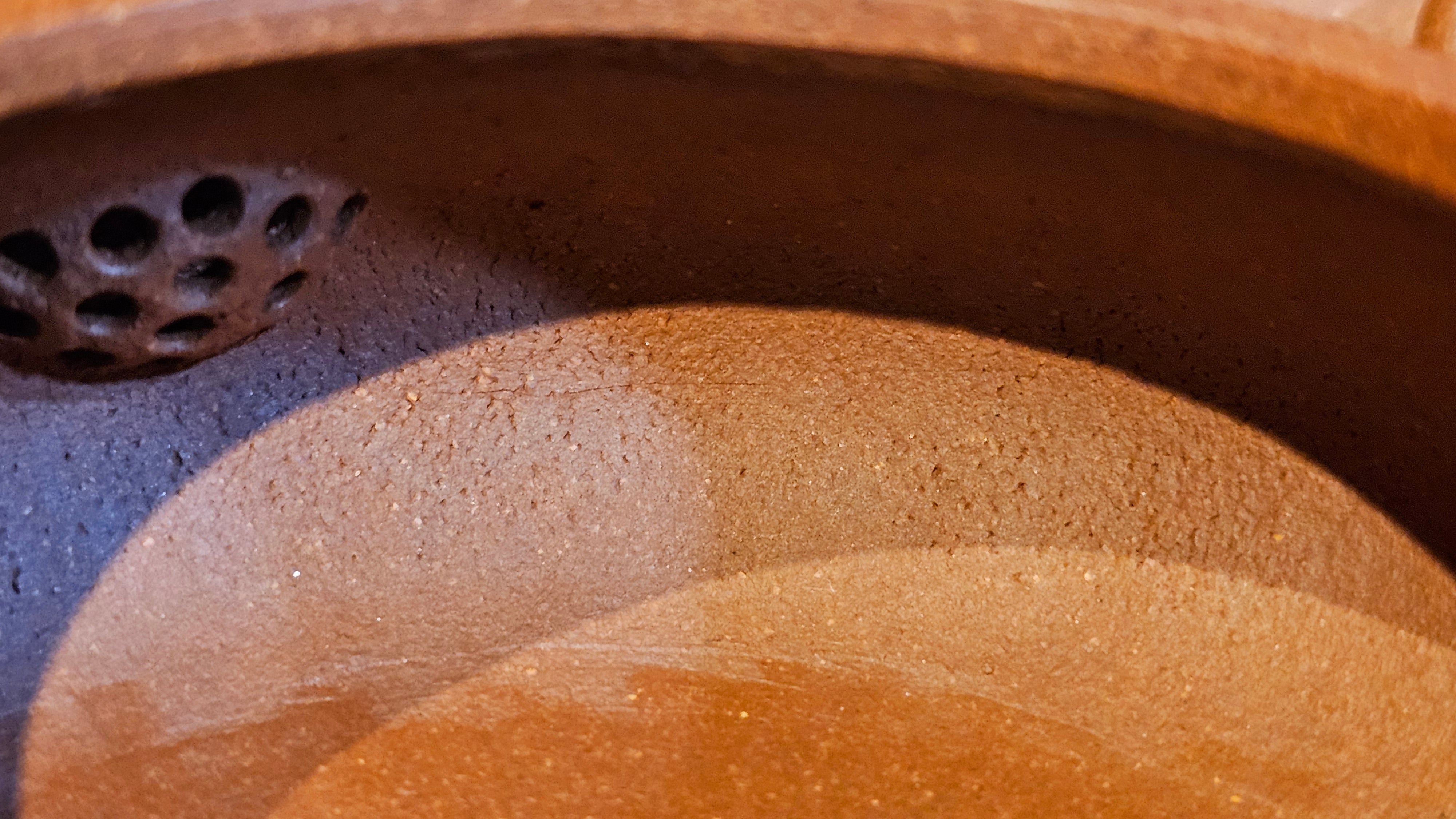 Ming Lu 明炉, 157.6ml, Hong Jiang Po Ni 红降坡泥, by our Collaborative Craftsman Chen Gui Zhi 陈桂枝。(Red JiangPoNi is rarer than Yellow JiangPoNi, XiaoMeiYao ZhuNi & ZhaoZhuang ZhuNi) ~ Congratulations to Mr J.K.! 1815hrs 1st August 2025, Stolberg, Germany🇩🇪