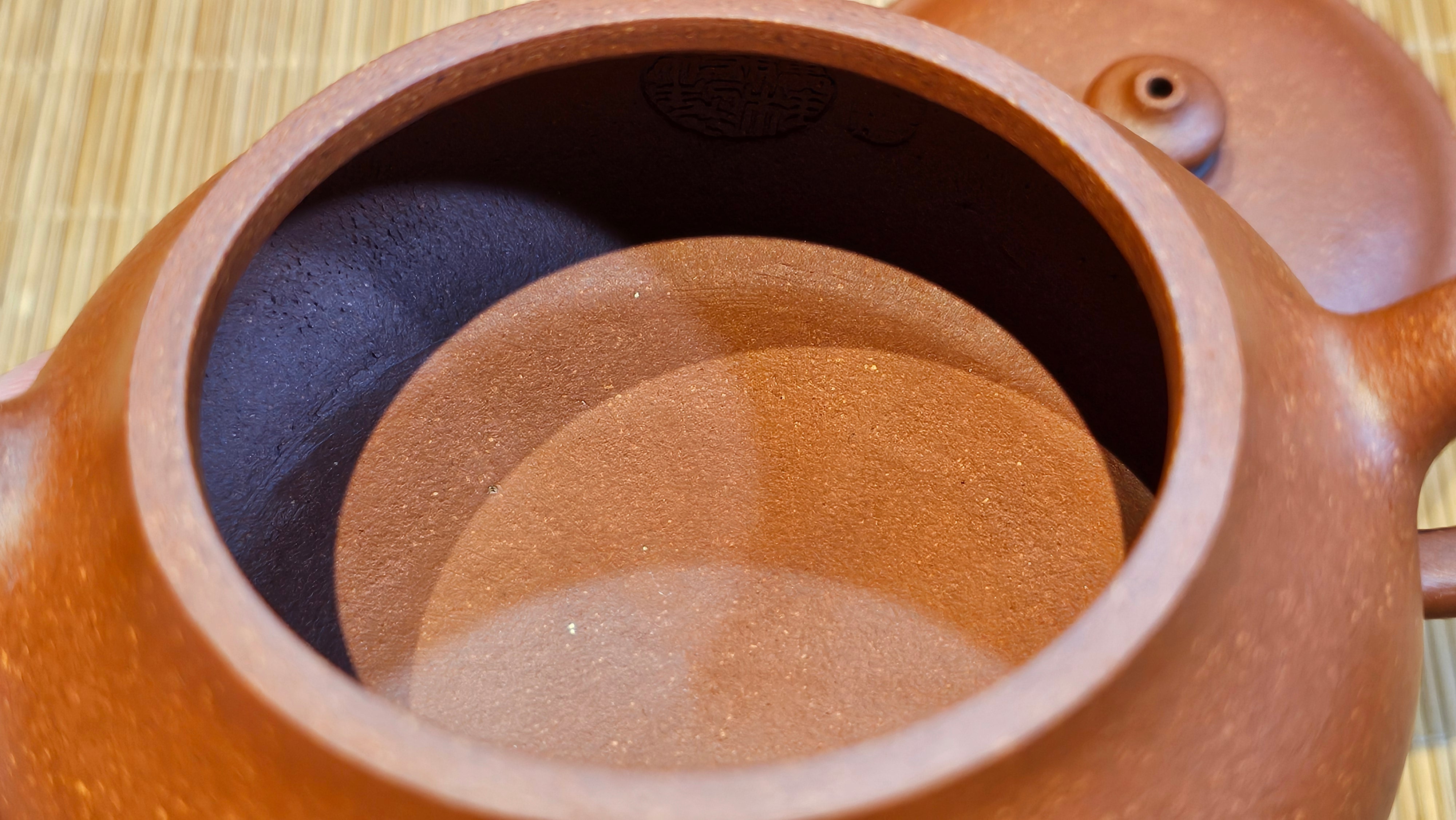 Ming Lu 明炉, 157.6ml, Hong Jiang Po Ni 红降坡泥, by our Collaborative Craftsman Chen Gui Zhi 陈桂枝。(Red JiangPoNi is rarer than Yellow JiangPoNi, XiaoMeiYao ZhuNi & ZhaoZhuang ZhuNi) ~ Congratulations to Mr J.K.! 1815hrs 1st August 2025, Stolberg, Germany🇩🇪