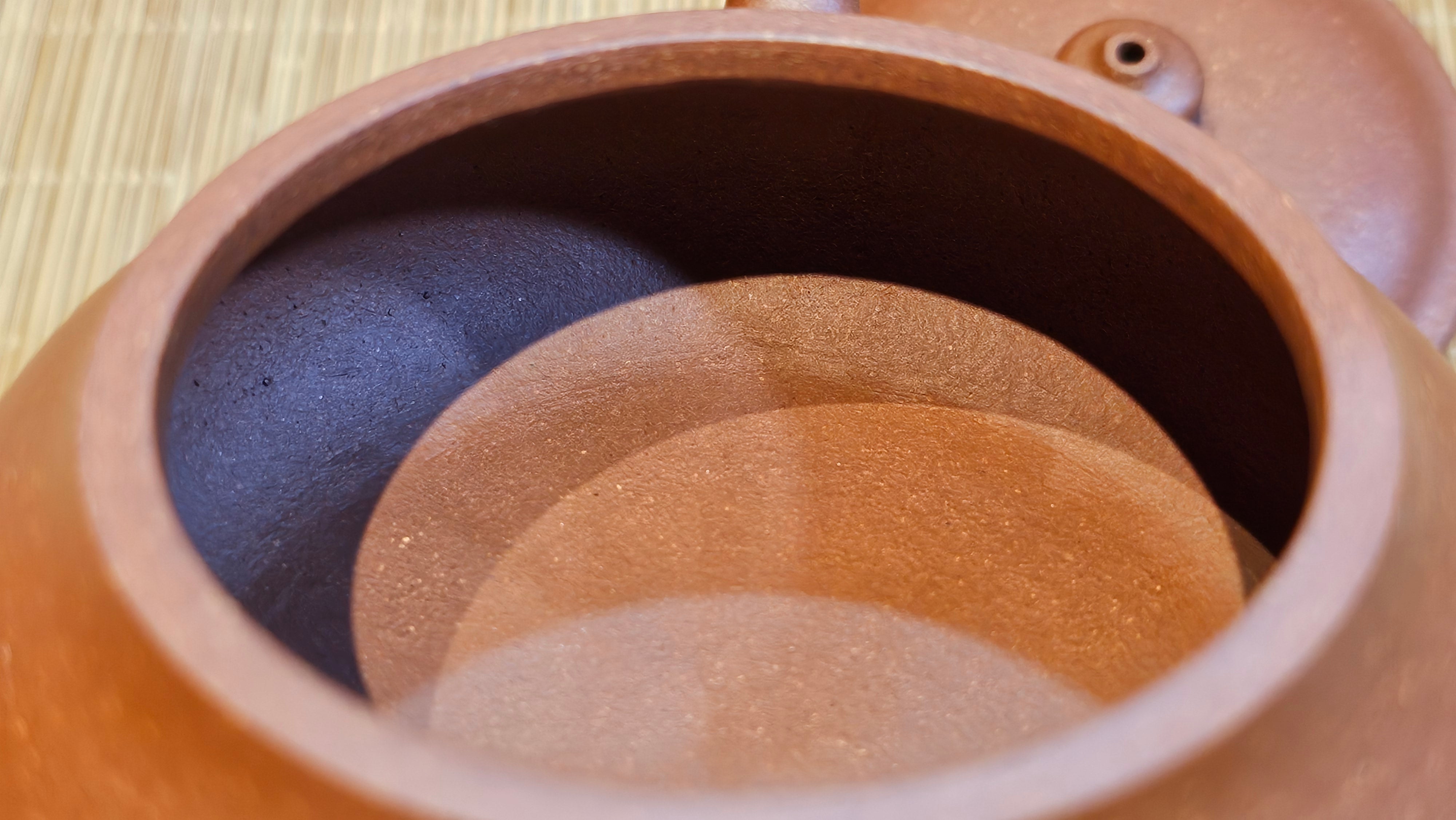 Ming Lu 明炉, 157.6ml, Hong Jiang Po Ni 红降坡泥, by our Collaborative Craftsman Chen Gui Zhi 陈桂枝。(Red JiangPoNi is rarer than Yellow JiangPoNi, XiaoMeiYao ZhuNi & ZhaoZhuang ZhuNi) ~ Congratulations to Mr J.K.! 1815hrs 1st August 2025, Stolberg, Germany🇩🇪