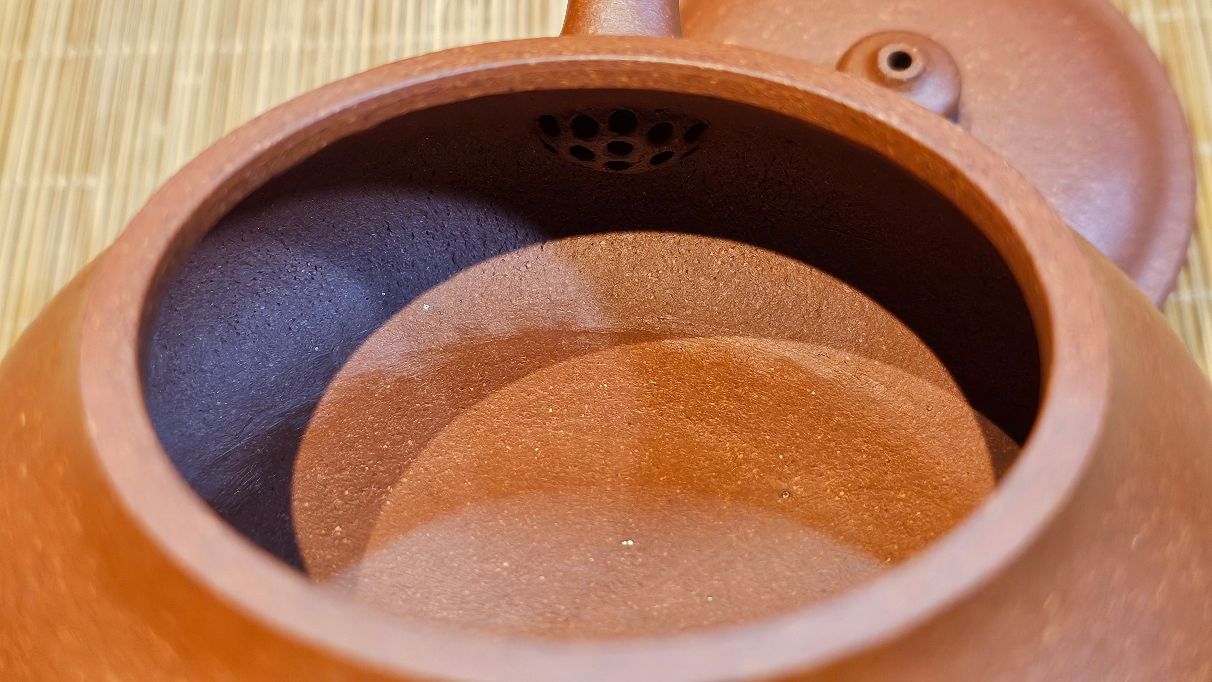 Ming Lu 明炉, 157.6ml, Hong Jiang Po Ni 红降坡泥, by our Collaborative Craftsman Chen Gui Zhi 陈桂枝。(Red JiangPoNi is rarer than Yellow JiangPoNi, XiaoMeiYao ZhuNi & ZhaoZhuang ZhuNi) ~ Congratulations to Mr J.K.! 1815hrs 1st August 2025, Stolberg, Germany🇩🇪