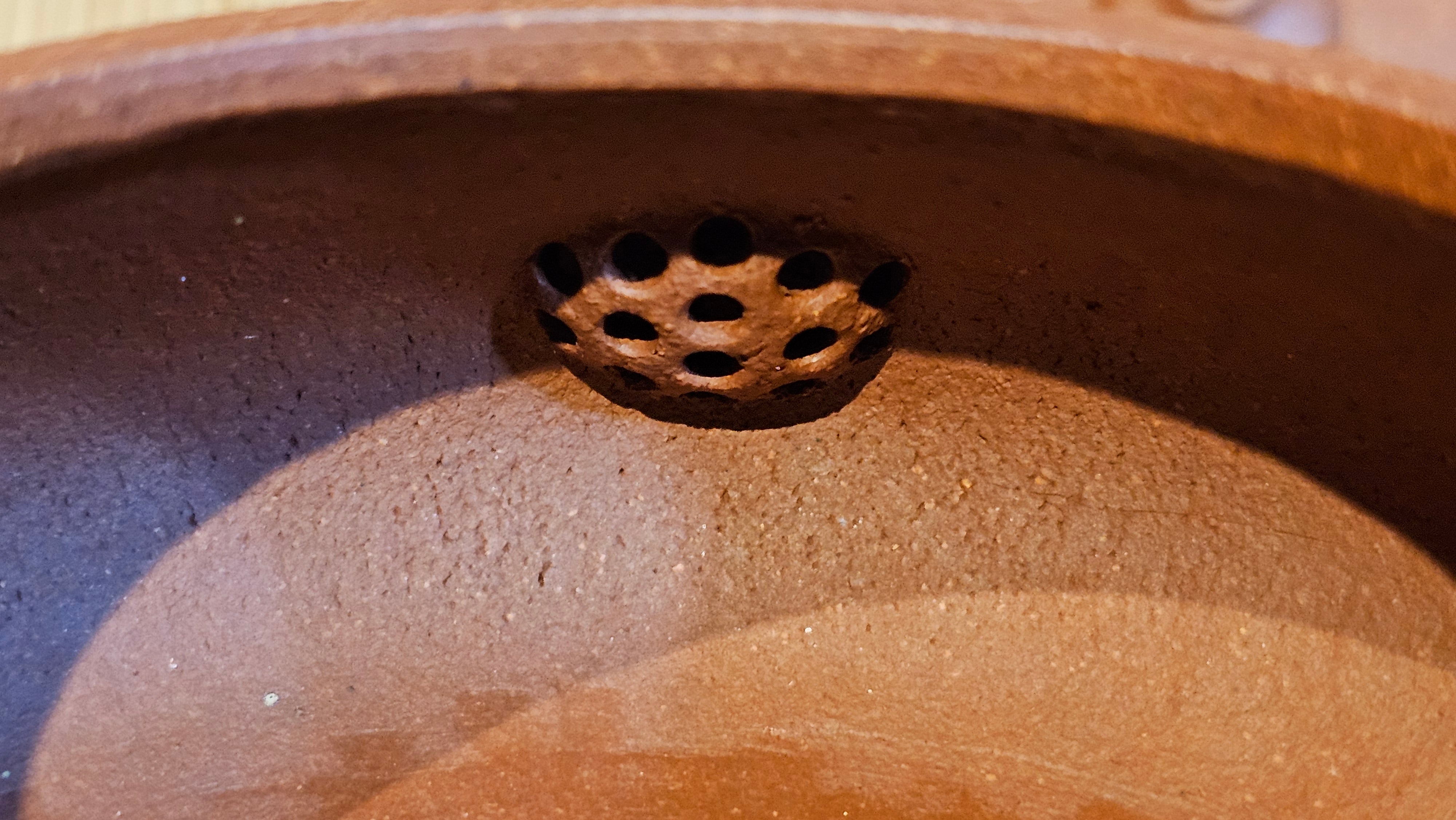 Ming Lu 明炉, 157.6ml, Hong Jiang Po Ni 红降坡泥, by our Collaborative Craftsman Chen Gui Zhi 陈桂枝。(Red JiangPoNi is rarer than Yellow JiangPoNi, XiaoMeiYao ZhuNi & ZhaoZhuang ZhuNi) ~ Congratulations to Mr J.K.! 1815hrs 1st August 2025, Stolberg, Germany🇩🇪