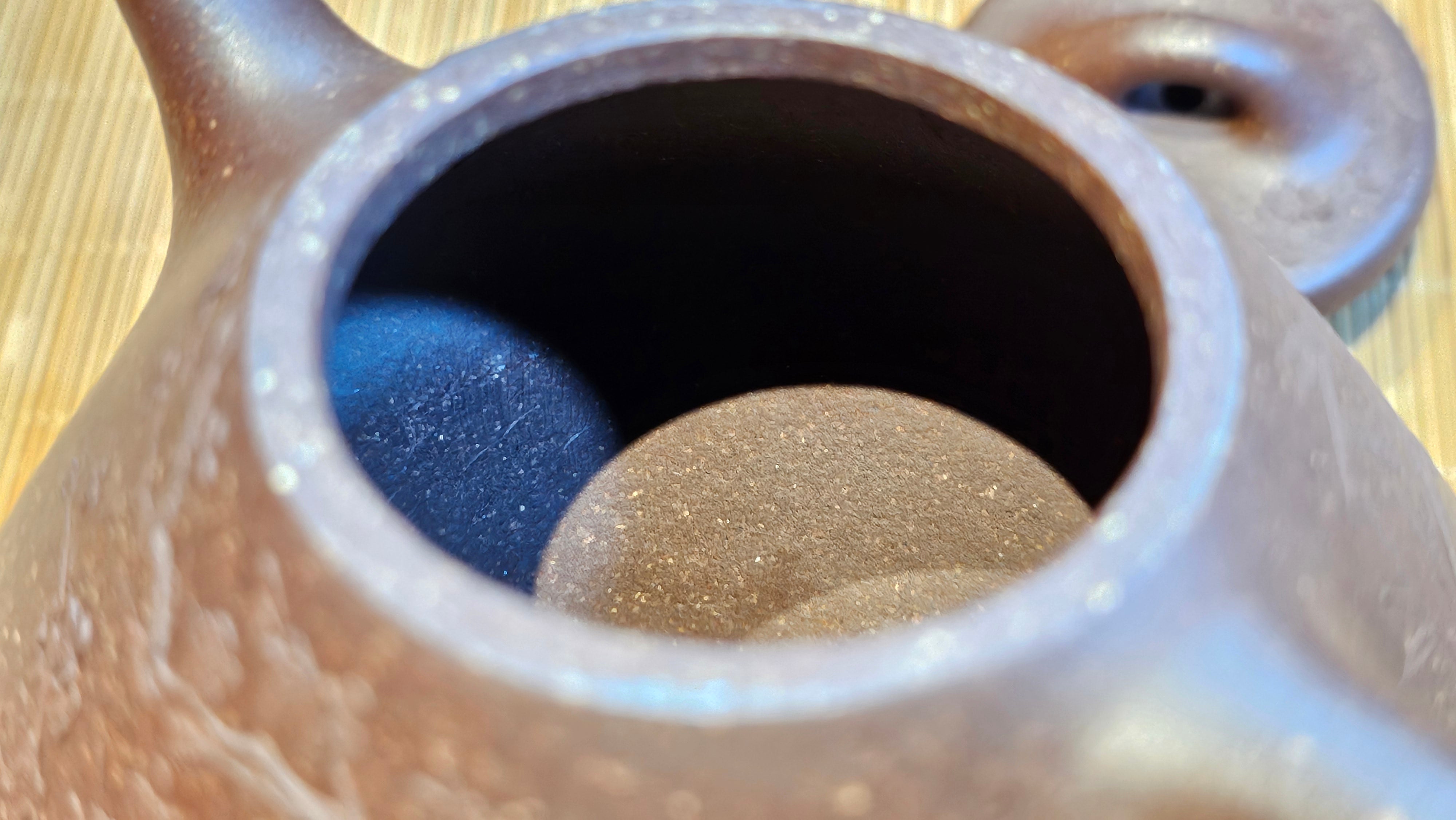 Shi Piao 石瓢 (Zi Ye Shi Piao), 191.1ml, Craftsman Yun Shen 云深 performing *EXQUISITE WHOLE-BODY Clay Sculpting 泥绘 of Plum Blossoms 梅花*, pot by Craftsman Chen Huan 陈欢; Lao Zi Ni 老紫泥 ~ Congratulations to Mr C.L.! 2046hrs 26th August 2025, Chicago! IL!