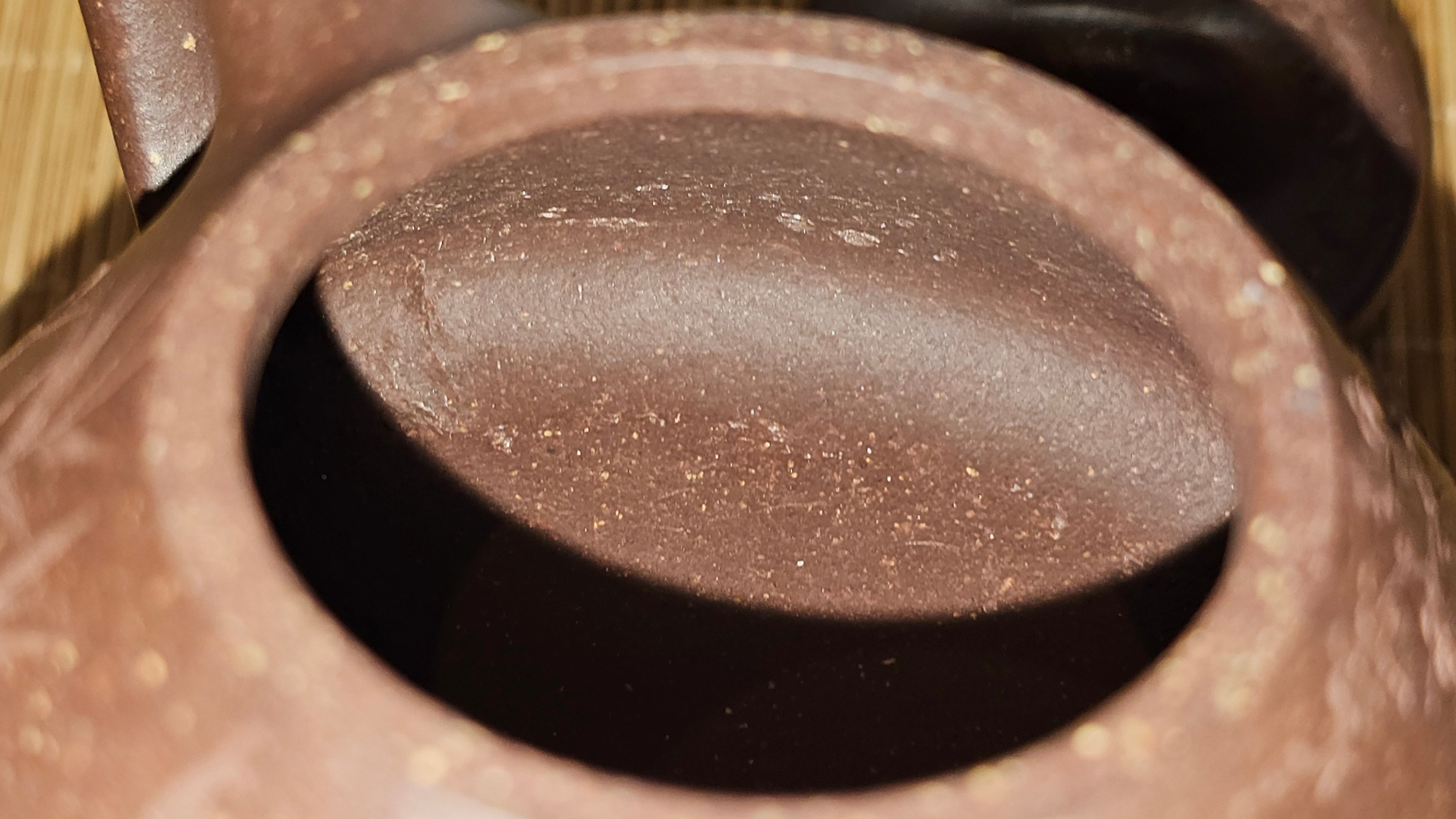 Shi Piao 石瓢 (Zi Ye Shi Piao), 191.1ml, Craftsman Yun Shen 云深 performing *EXQUISITE WHOLE-BODY Clay Sculpting 泥绘 of Plum Blossoms 梅花*, pot by Craftsman Chen Huan 陈欢; Lao Zi Ni 老紫泥 ~ Congratulations to Mr C.L.! 2046hrs 26th August 2025, Chicago! IL!