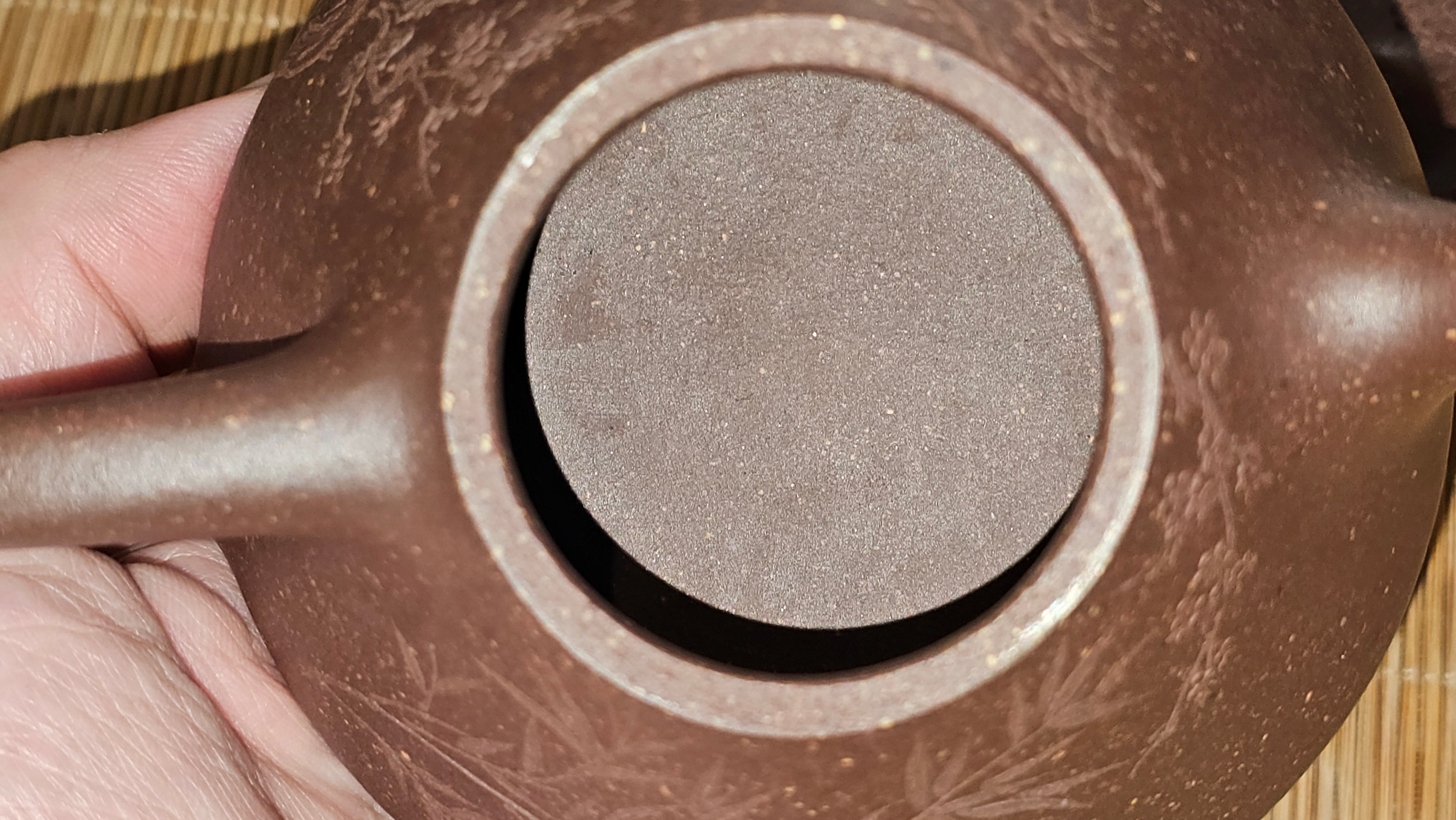 Shi Piao 石瓢 (Zi Ye Shi Piao), 191.1ml, Craftsman Yun Shen 云深 performing *EXQUISITE WHOLE-BODY Clay Sculpting 泥绘 of Plum Blossoms 梅花*, pot by Craftsman Chen Huan 陈欢; Lao Zi Ni 老紫泥 ~ Congratulations to Mr C.L.! 2046hrs 26th August 2025, Chicago! IL!