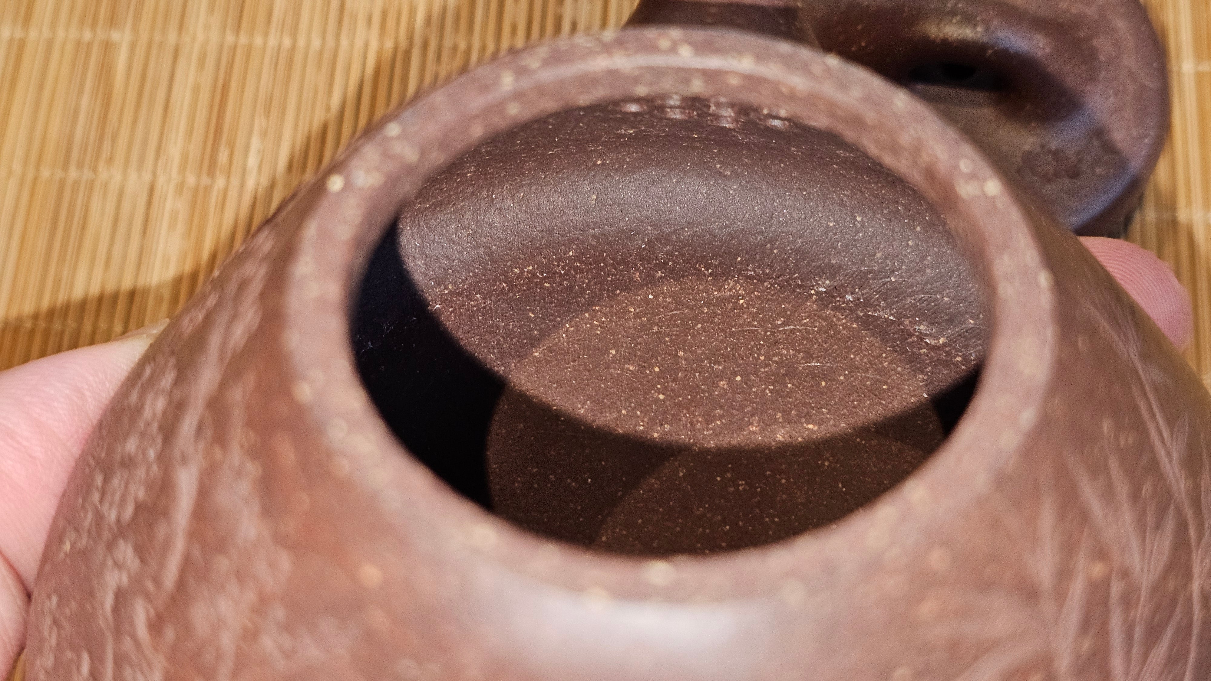 Shi Piao 石瓢 (Zi Ye Shi Piao), 191.1ml, Craftsman Yun Shen 云深 performing *EXQUISITE WHOLE-BODY Clay Sculpting 泥绘 of Plum Blossoms 梅花*, pot by Craftsman Chen Huan 陈欢; Lao Zi Ni 老紫泥 ~ Congratulations to Mr C.L.! 2046hrs 26th August 2025, Chicago! IL!