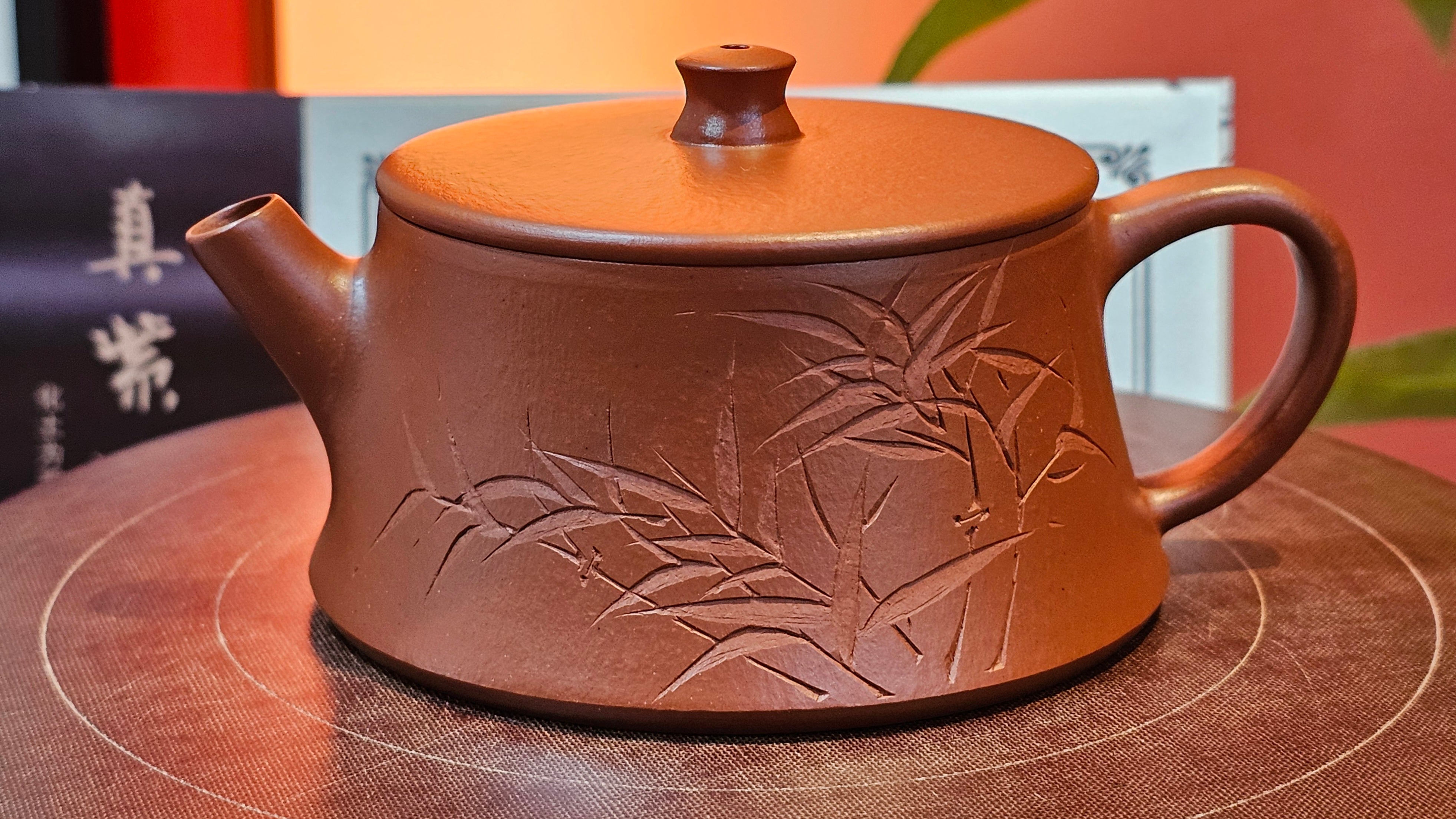 Yun Zhu 云柱 "Pillar of the Heavens", 138.7ml, Xiao Mei Yao Zhu Ni 小煤窑朱泥, by our Collaborative Craftsman Wang Hui ~ "劲竹凌风" & Bamboo Engraving by Craftsman Yi De Shu ~ Congratulations to Mr J.G.!2339hrs 4th August 2025, Bellevue Hill, Australia🇦🇺!