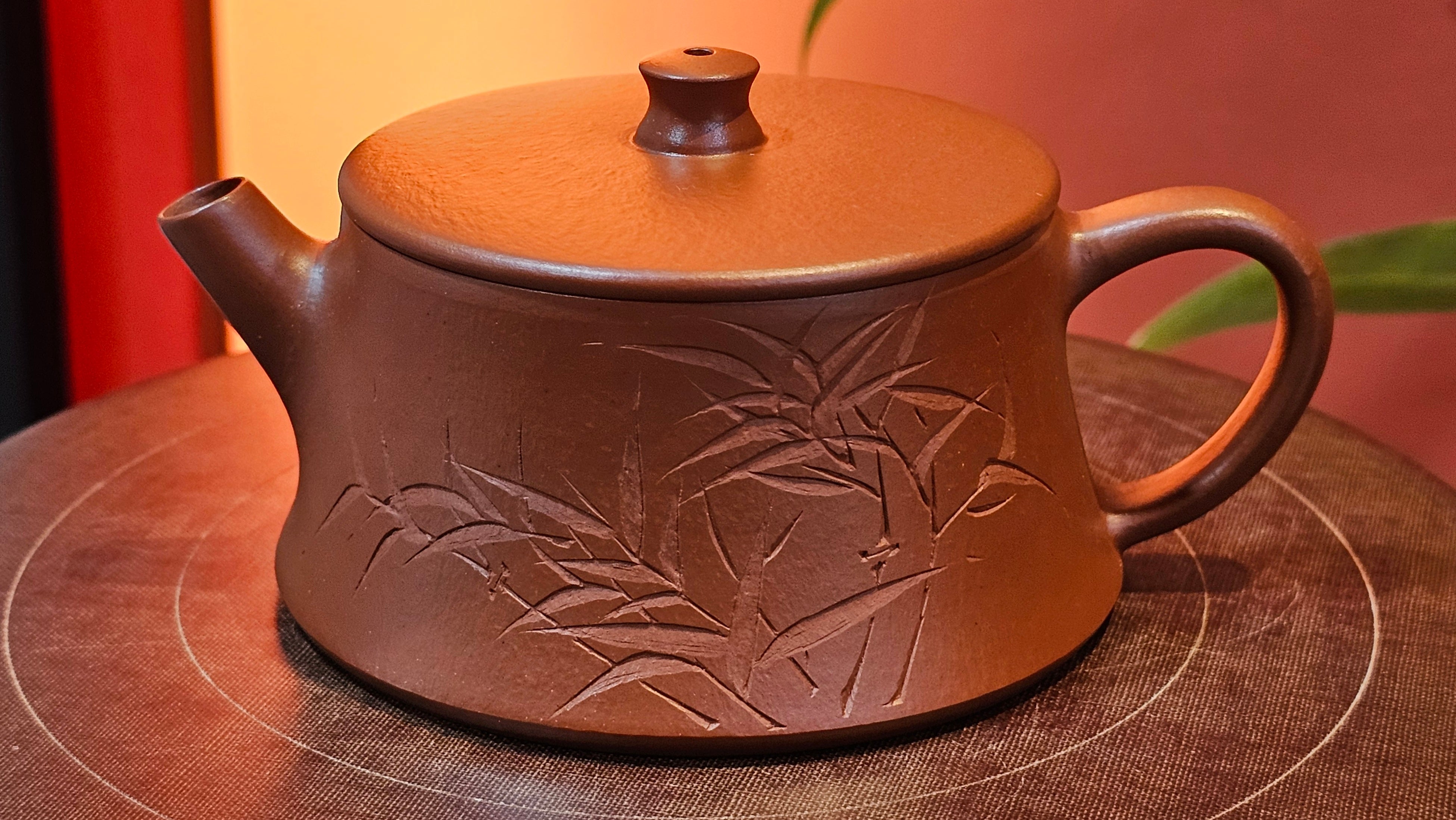 Yun Zhu 云柱 "Pillar of the Heavens", 138.7ml, Xiao Mei Yao Zhu Ni 小煤窑朱泥, by our Collaborative Craftsman Wang Hui ~ "劲竹凌风" & Bamboo Engraving by Craftsman Yi De Shu ~ Congratulations to Mr J.G.!2339hrs 4th August 2025, Bellevue Hill, Australia🇦🇺!