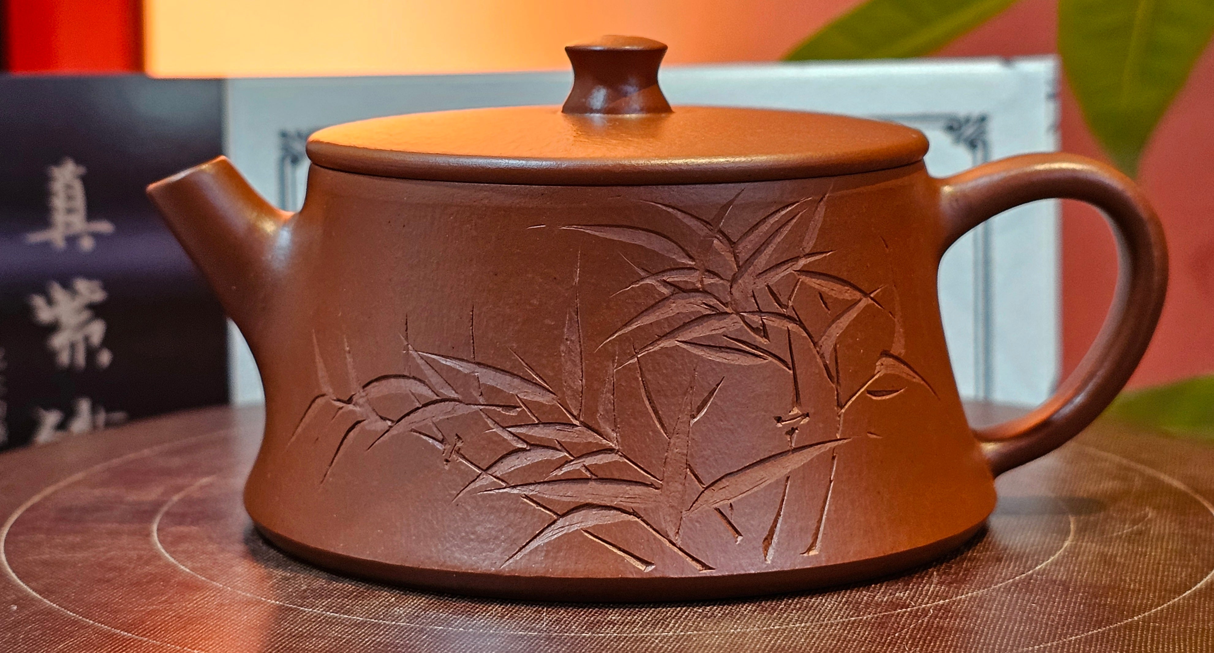 Yun Zhu 云柱 "Pillar of the Heavens", 138.7ml, Xiao Mei Yao Zhu Ni 小煤窑朱泥, by our Collaborative Craftsman Wang Hui ~ "劲竹凌风" & Bamboo Engraving by Craftsman Yi De Shu ~ Congratulations to Mr J.G.!2339hrs 4th August 2025, Bellevue Hill, Australia🇦🇺!